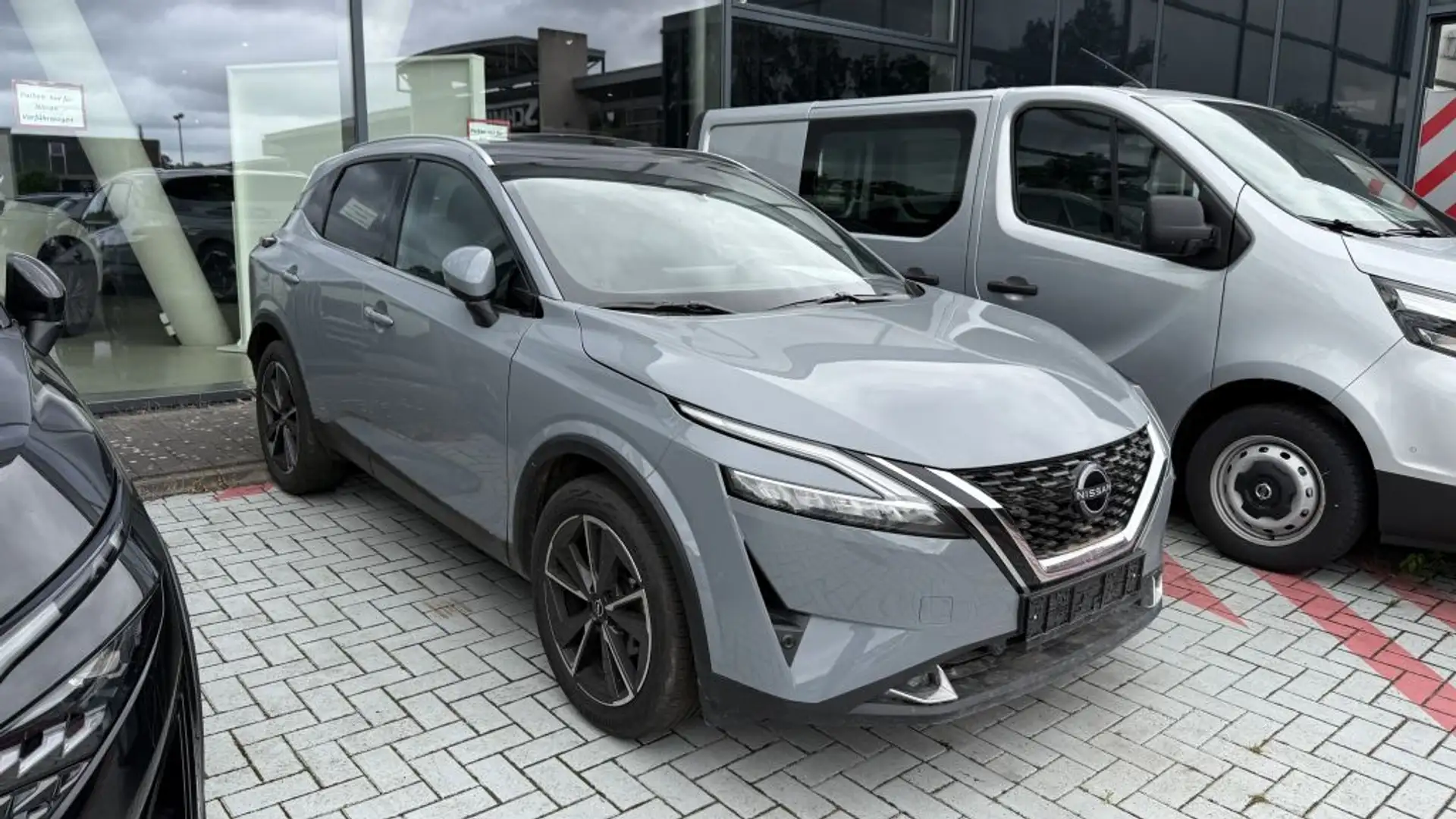 Nissan Qashqai 1.3 DIG-T MHEV Xtronic Tekna Grau - 2