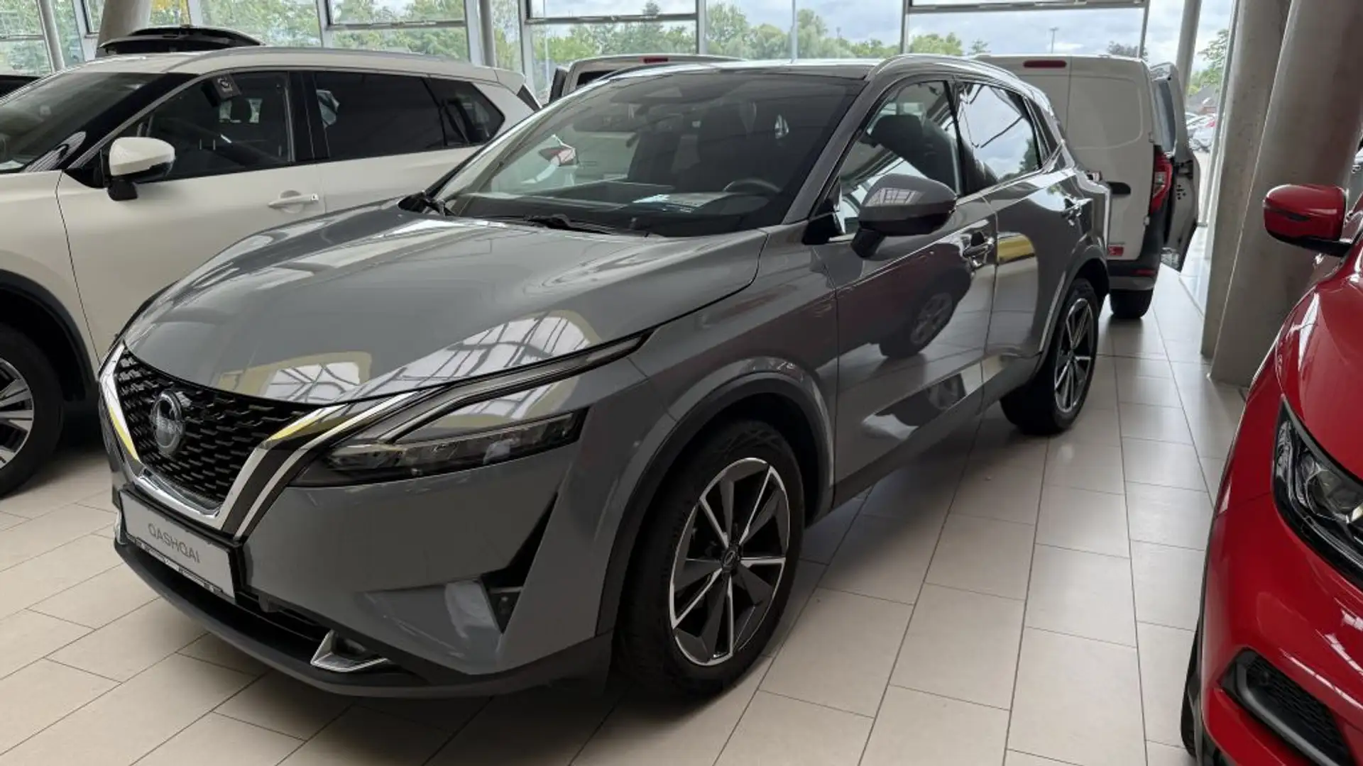 Nissan Qashqai 1.3 DIG-T MHEV Xtronic Tekna Grau - 2