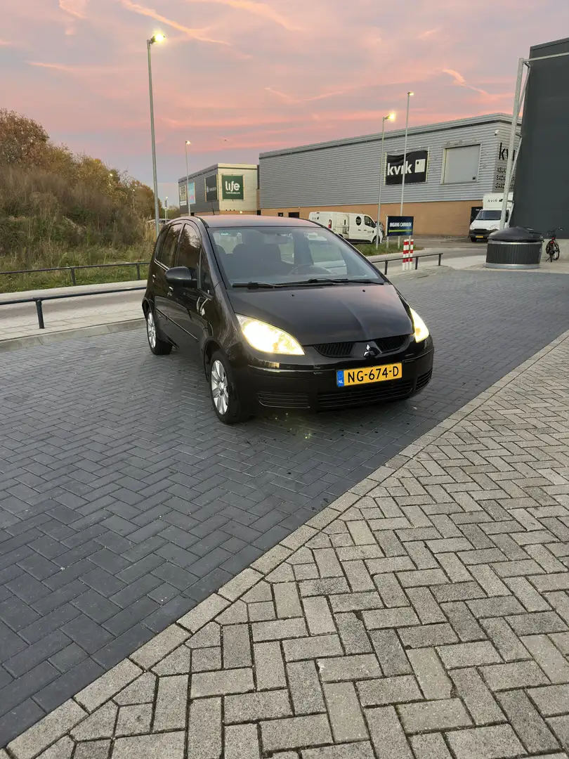 Mitsubishi Colt 1.3 Incharge Zwart - 1
