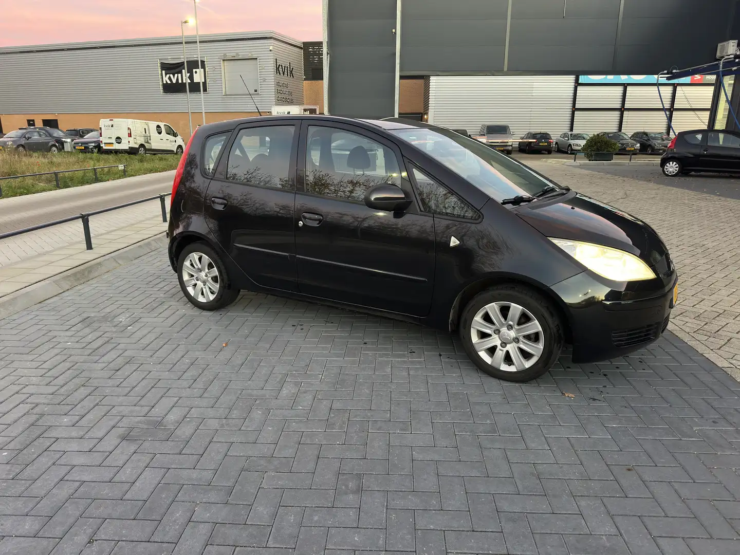 Mitsubishi Colt 1.3 Incharge Zwart - 2