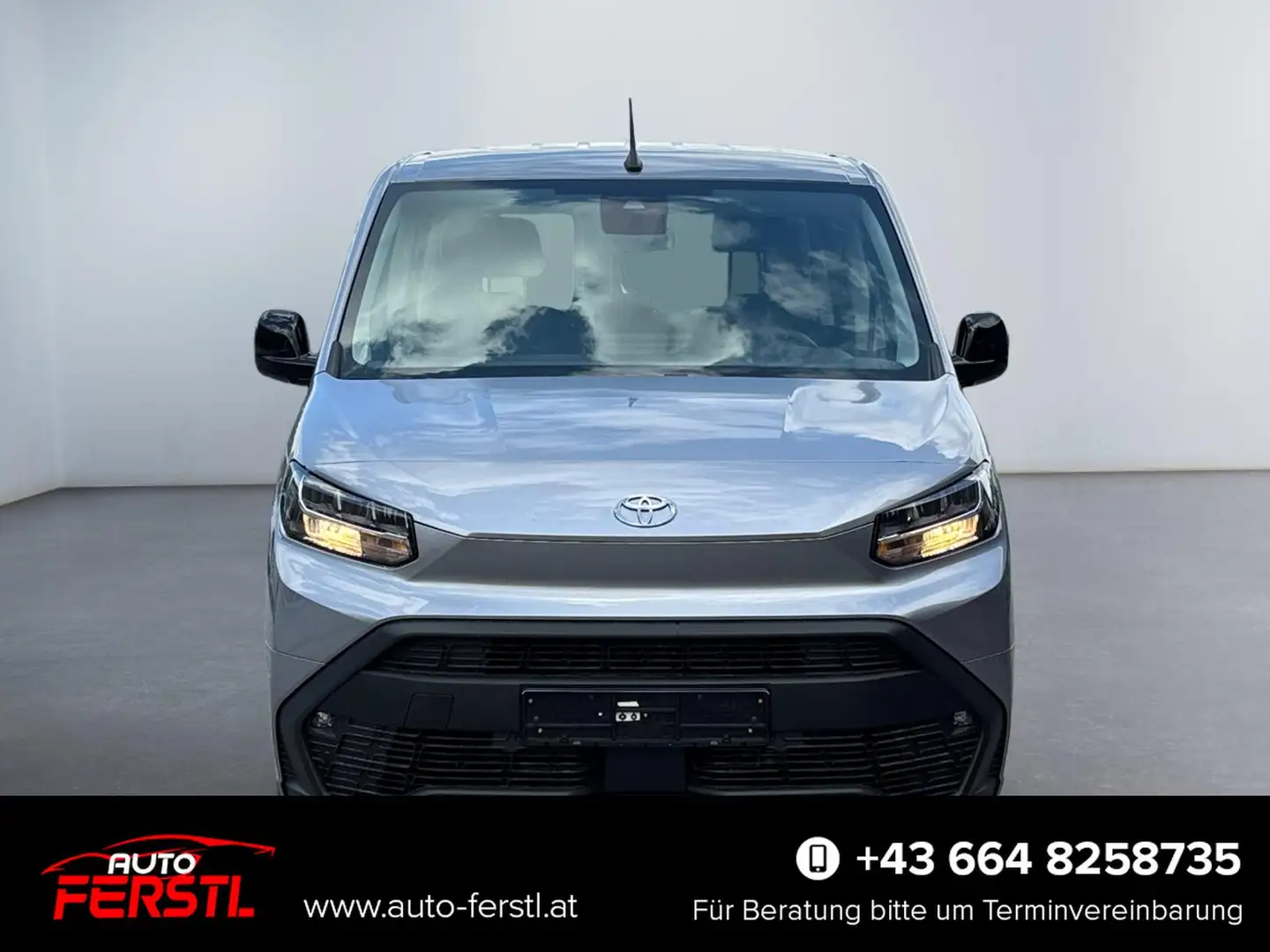 Toyota Proace City Verso 1,2 L2 Business 7Si Klima PDC Apple Temp ... Silber - 1