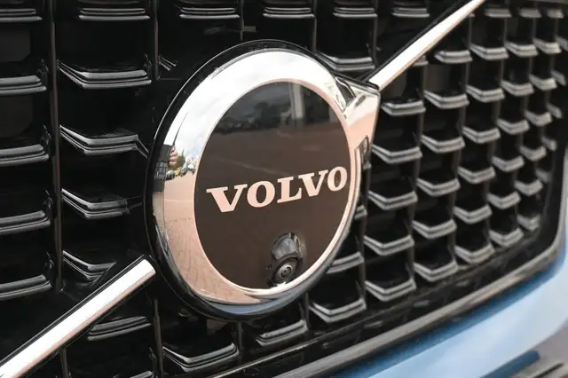 Volvo XC40 view 9