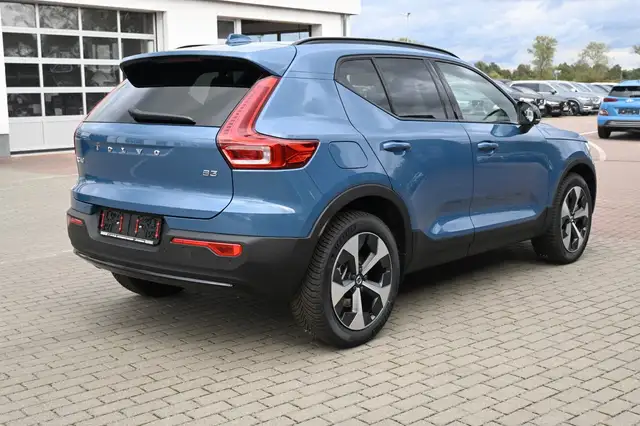 Volvo XC40 view 5