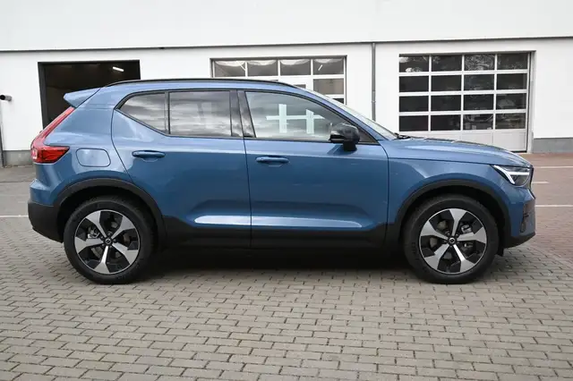 Volvo XC40 view 6