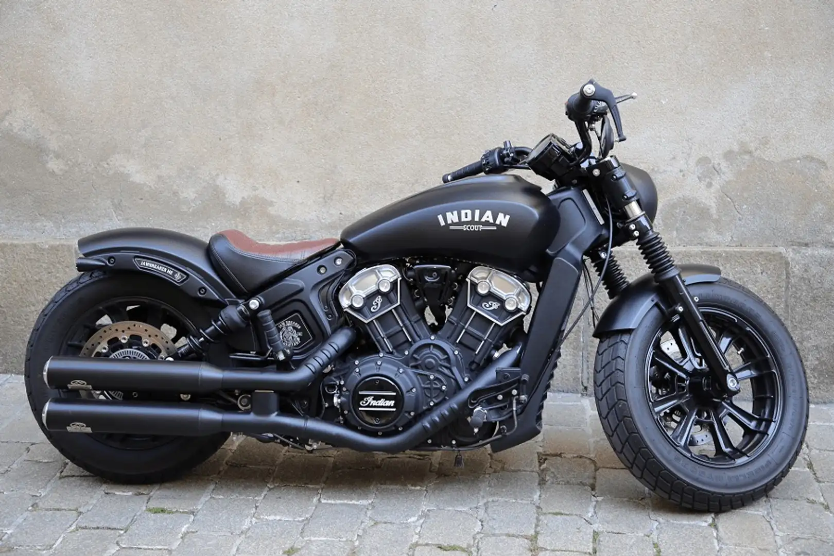 Indian Scout Nero - 1