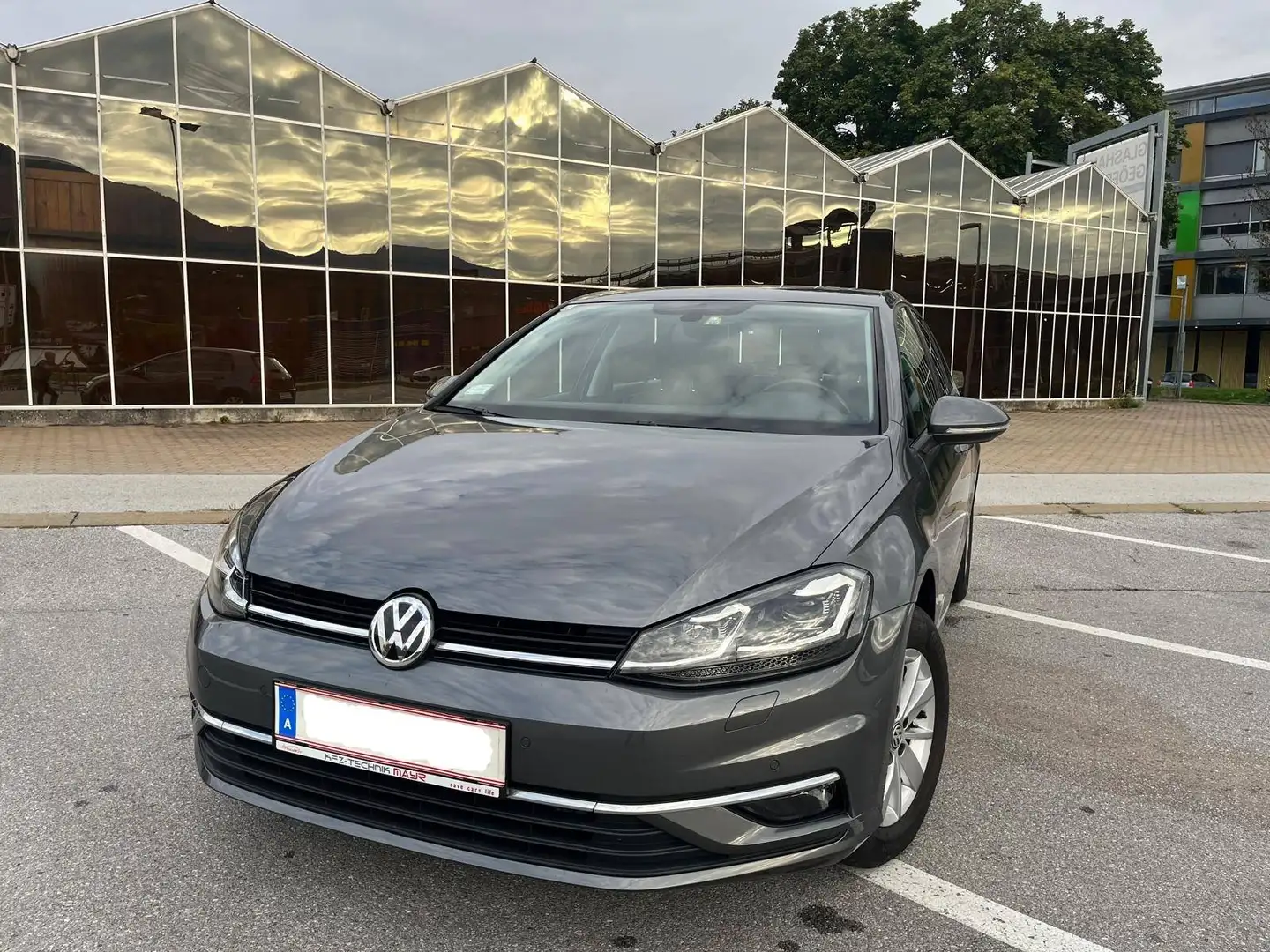 Volkswagen Golf VW Golf 1.6 TDI Comfortline | LED | ACC | AHK | 8-fach Grau - 2