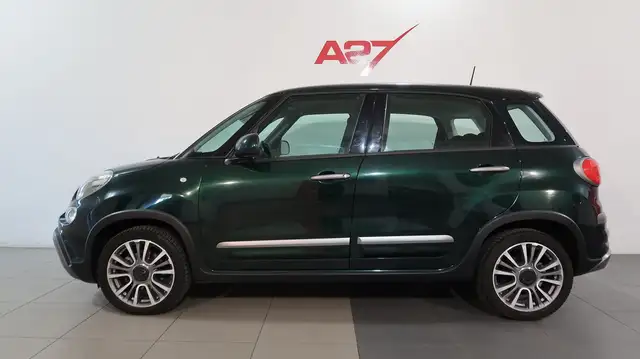 Fiat 500l view 3