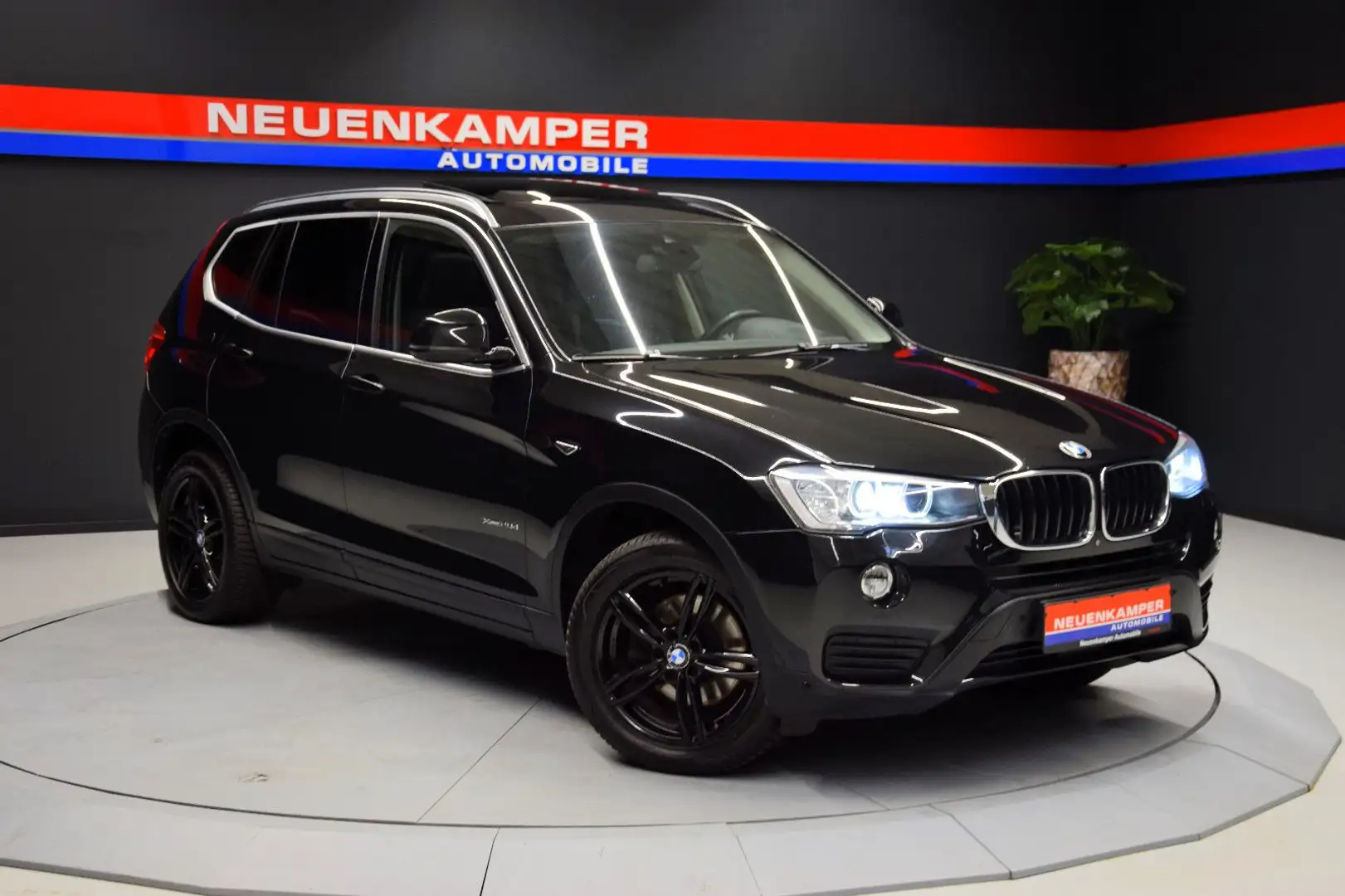 BMW X3 xDrive 20d TeilLeder ACC HuD Pano Xen 360° Schwarz - 1