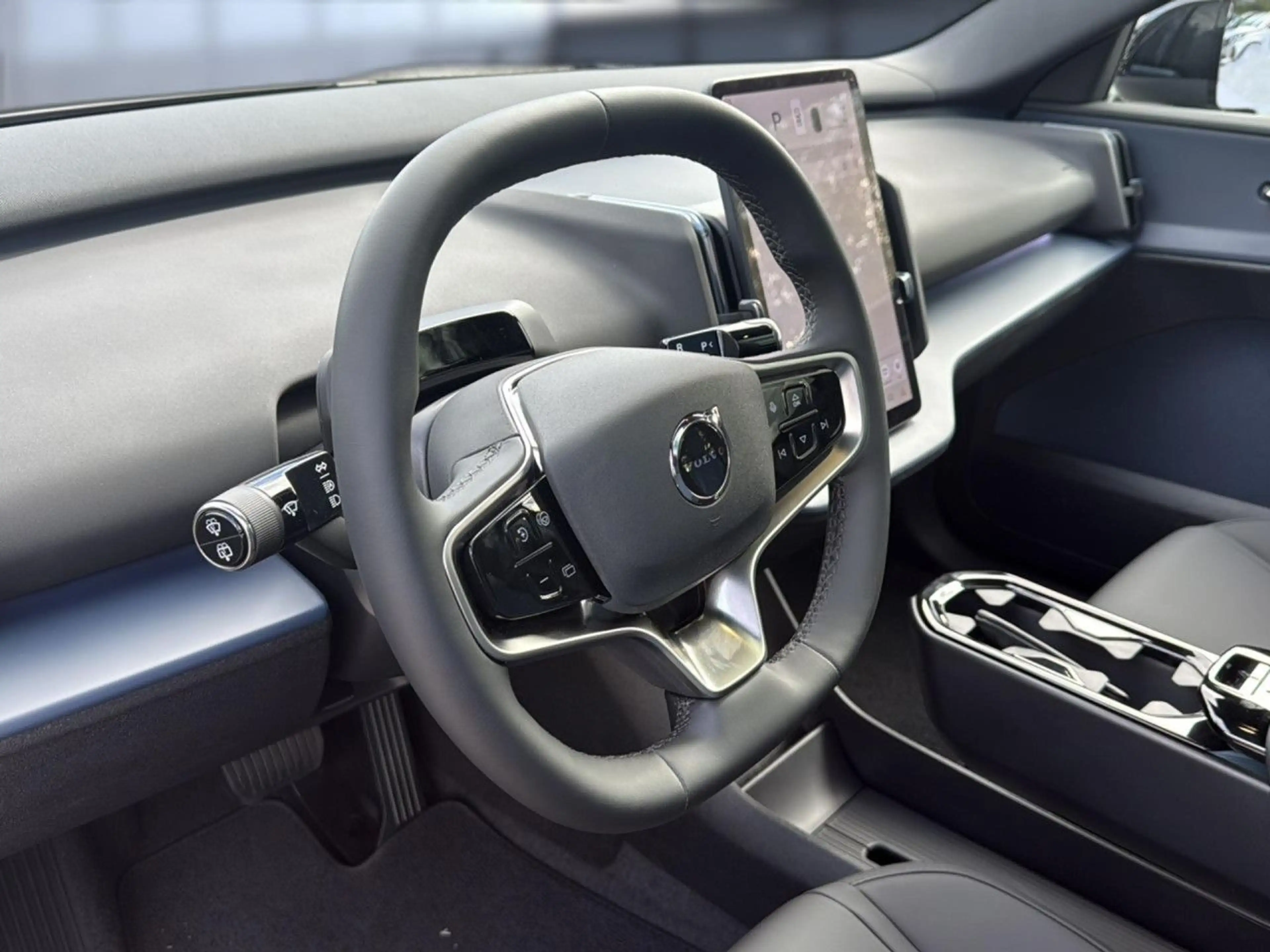 Volvo EX30 CC Performance Pure Electric AWD Ultra LED — photo 13