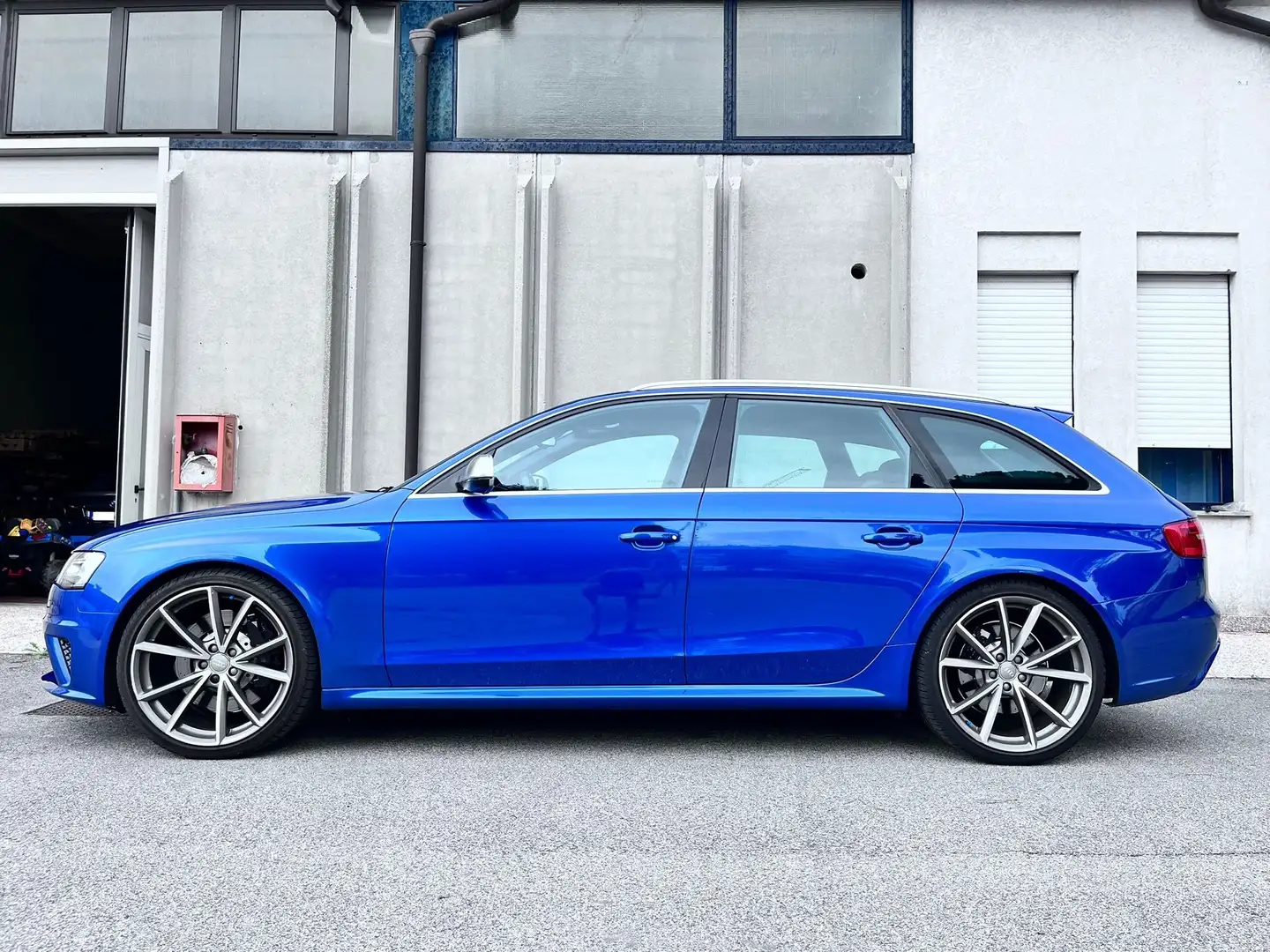Audi RS4 Bleu - 1