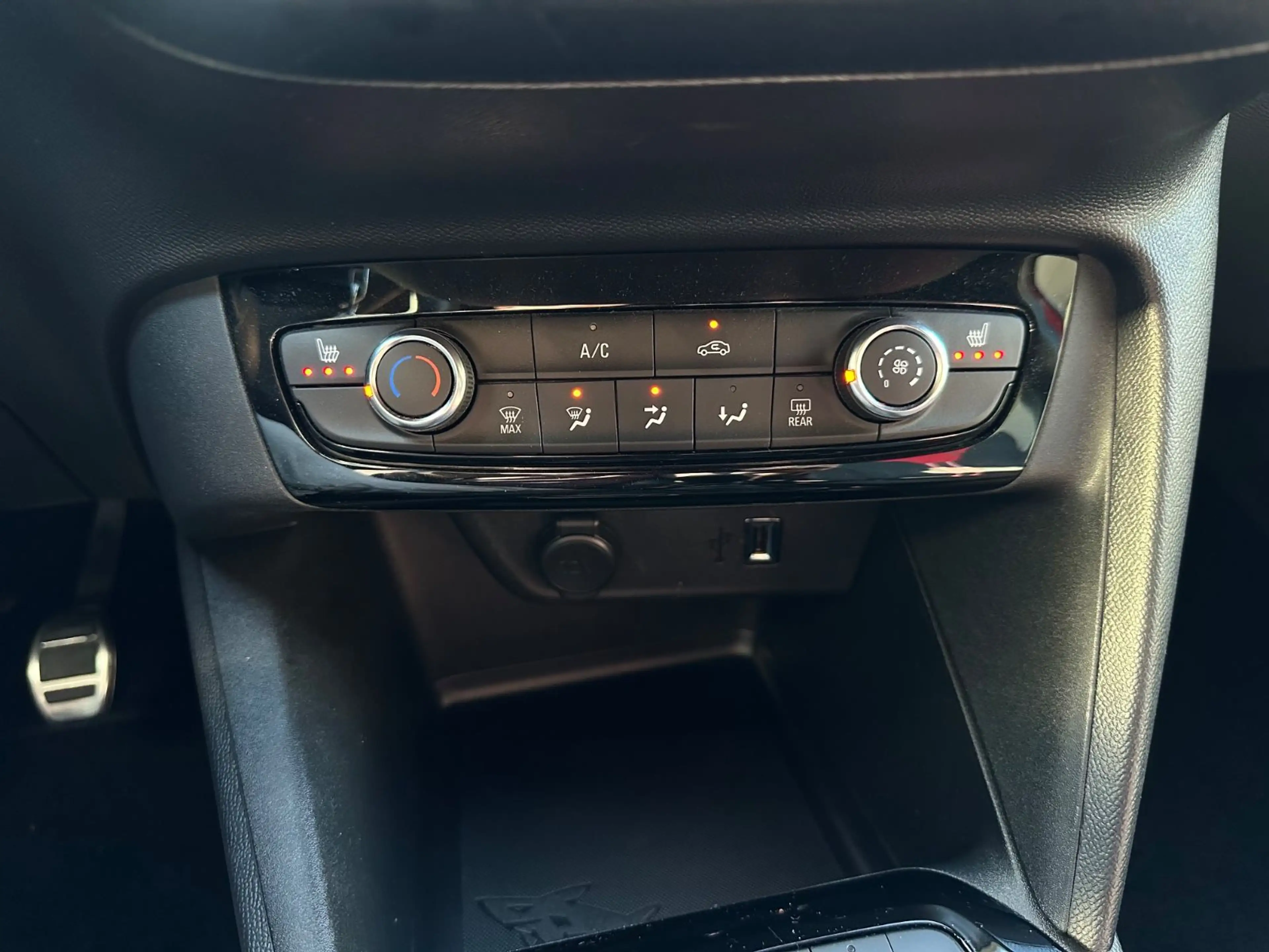 Opel Corsa F GS Line +KLIMA+KAMERA+ALU+SHZ+PDC+LHZ+ — photo 15