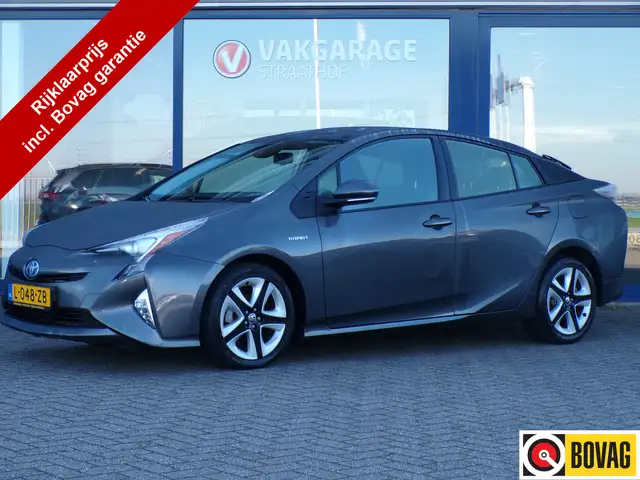 Toyota Prius 1.8 Dynamic, Trekhaak / Navigatie / Camera / Stoel