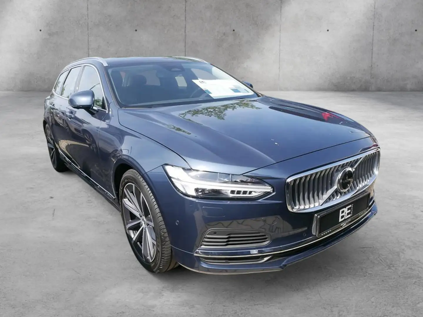 Volvo V90 Kombi 2.0 Core Recharge Plug-In Hybrid AWD Blau - 2