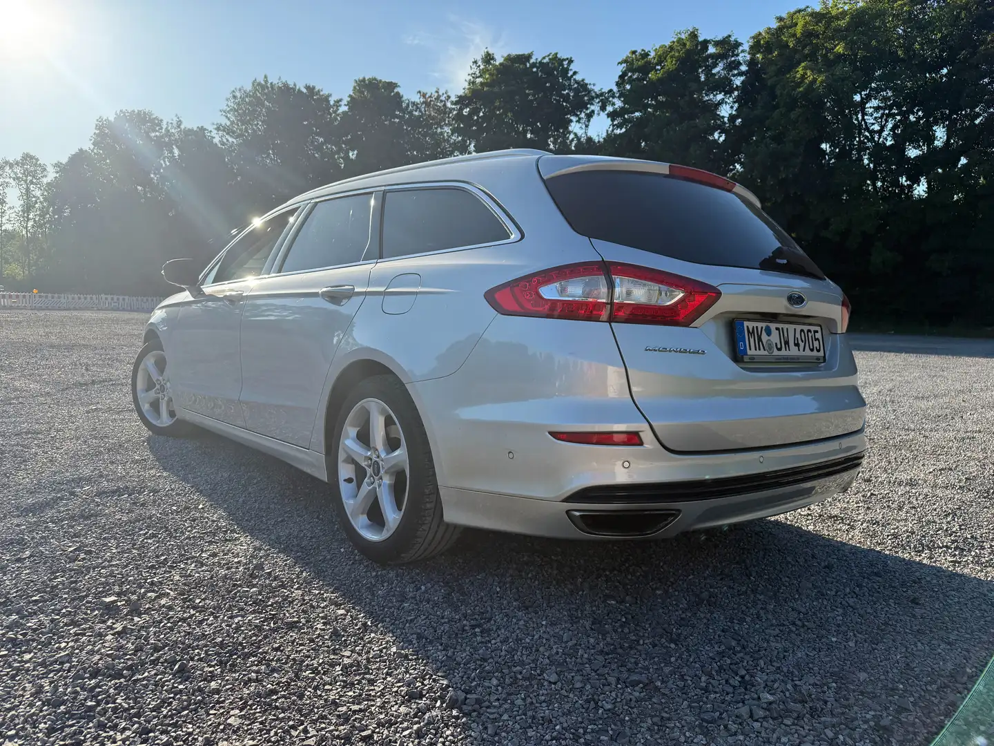 Ford Mondeo Mondeo Turnier 2.0 EcoBoost Start-Stopp Autom.ST-L Grau - 2