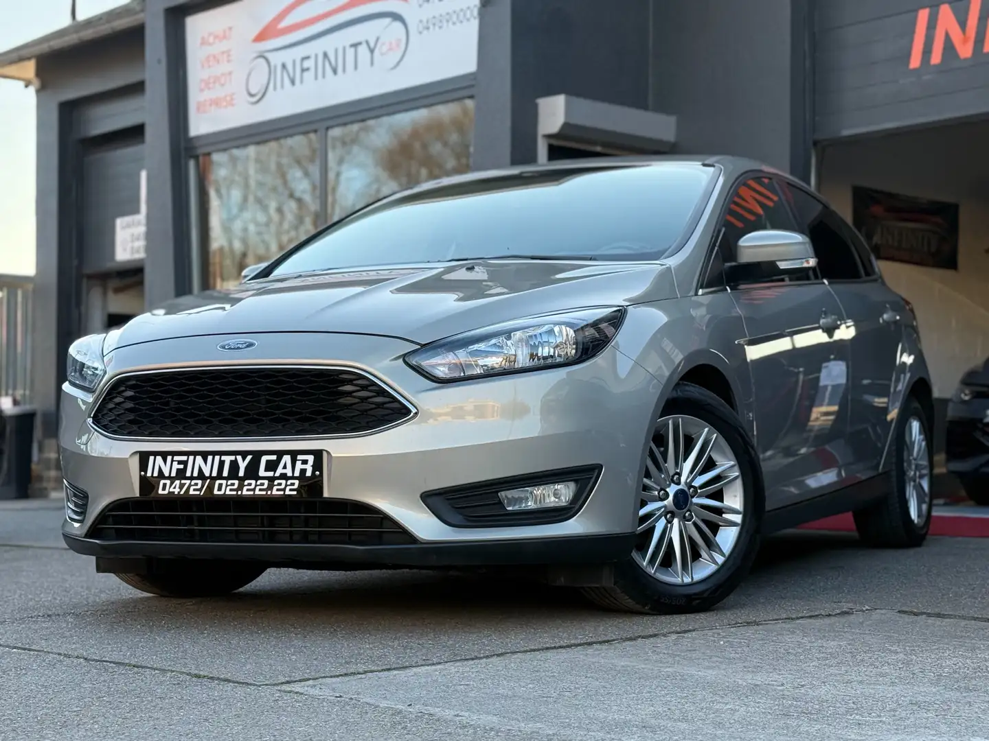 Ford Focus 1.0i Titanium bež - 2