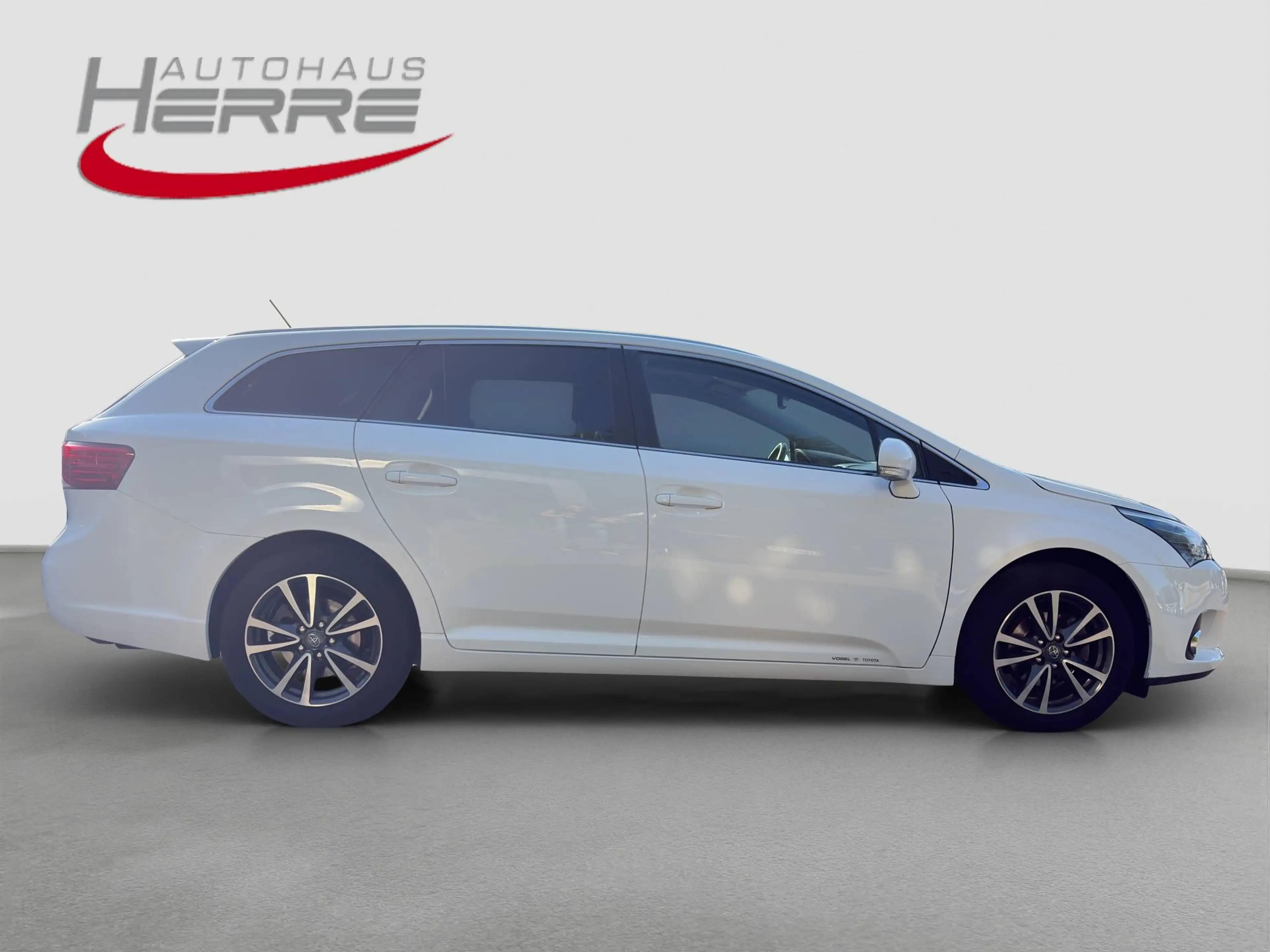 Toyota Avensis Edition — photo 7