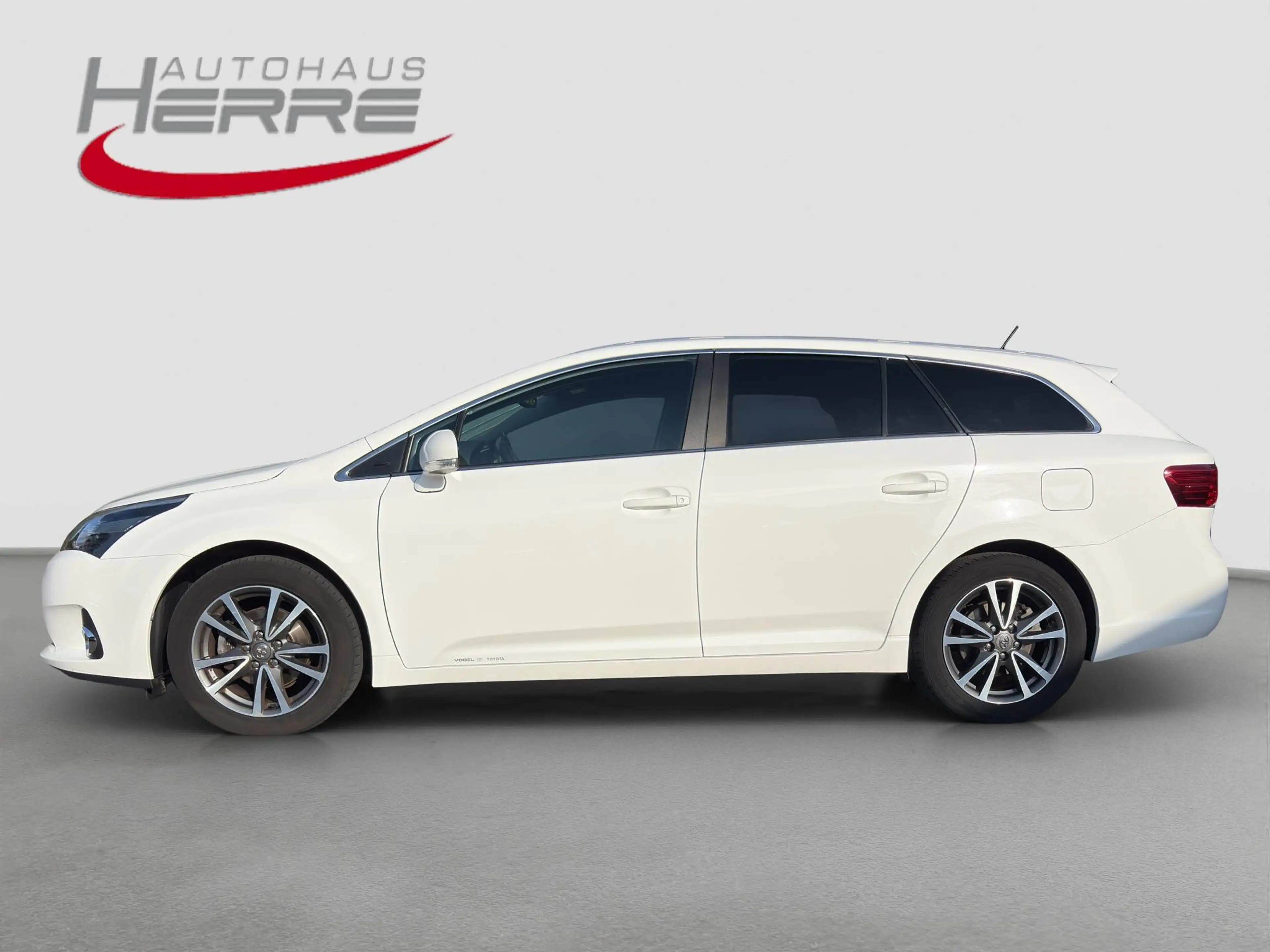 Toyota Avensis Edition — photo 3