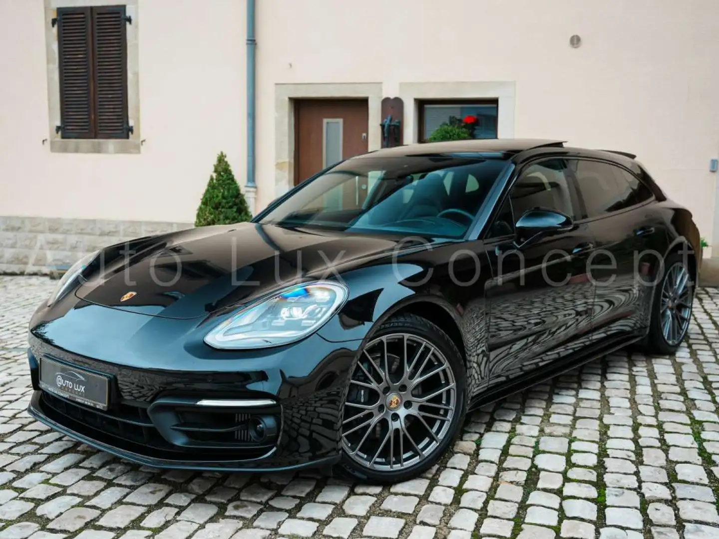 Porsche Panamera 4 Sport Turismo Platinum Edition/HUD/360/Inno/AHK Noir - 1