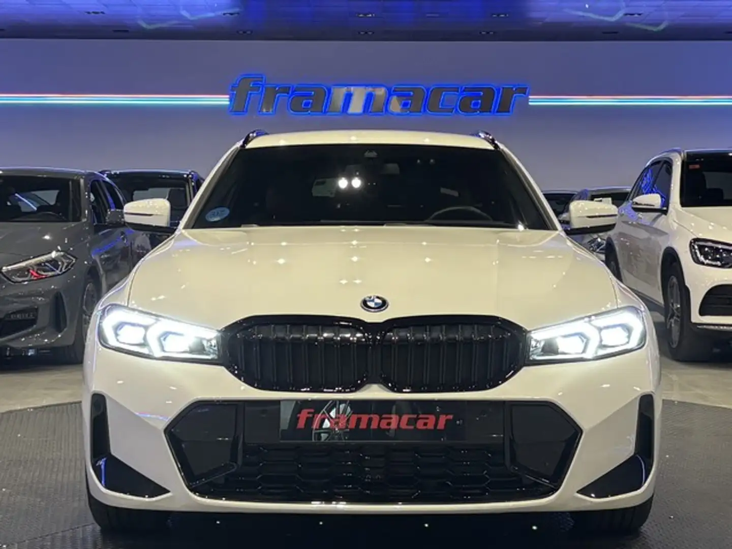 BMW 330 330e xDrive Touring Blanco - 2