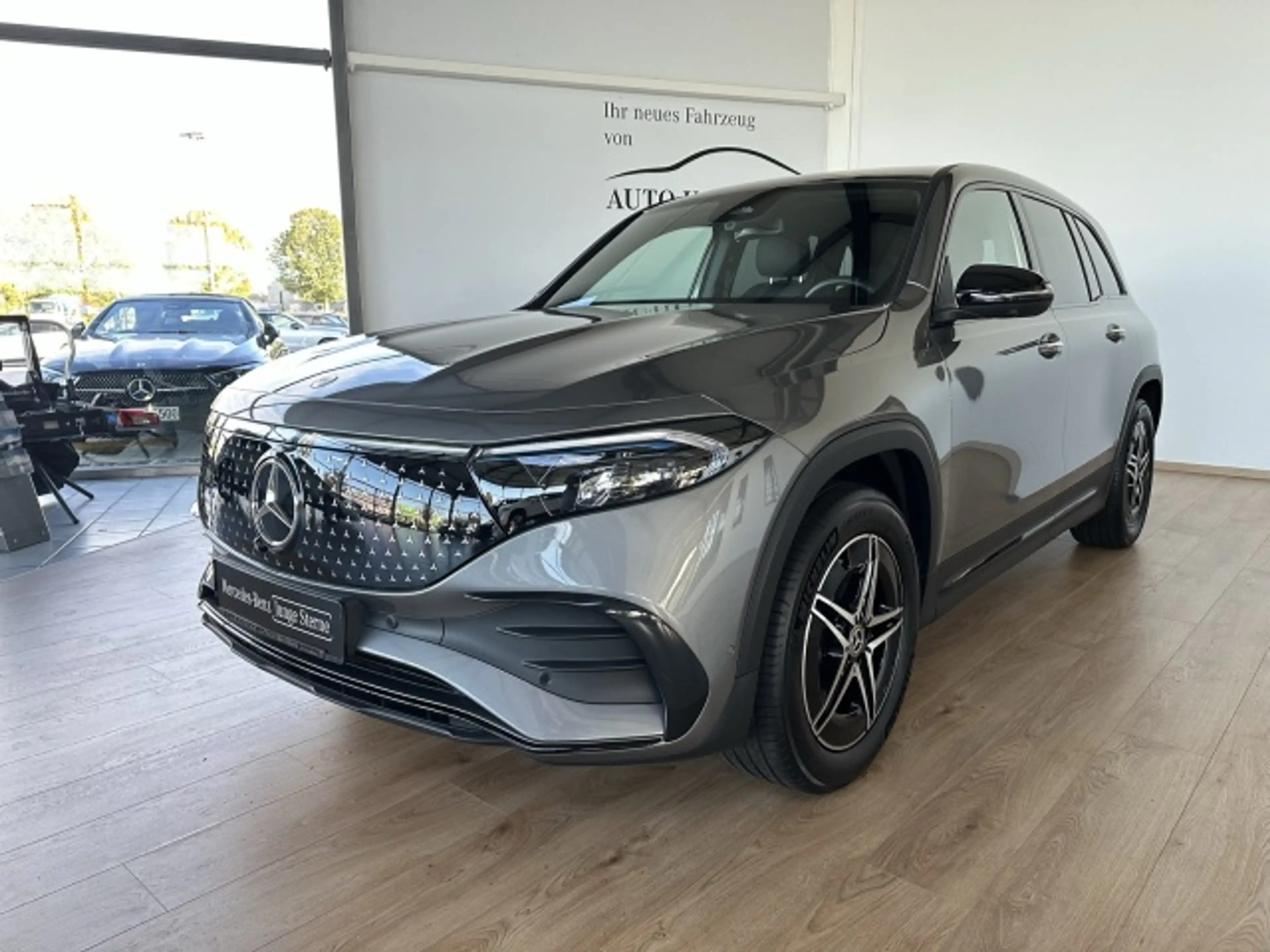 Mercedes-Benz EQB 250 EQB 250+ AMG DISTRONIC+360°KAMERA+HANDS-FREE LED — photo 3