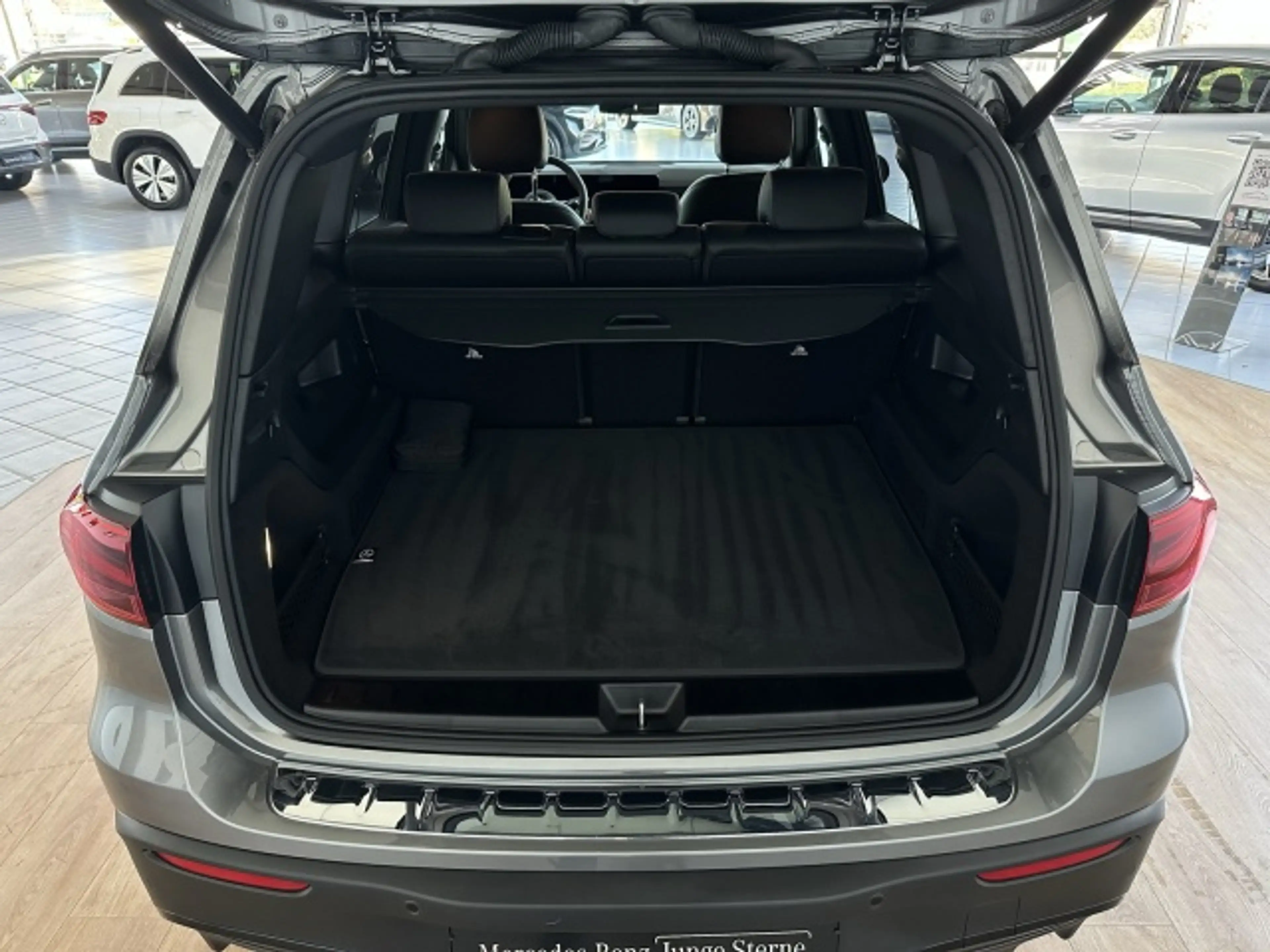 Mercedes-Benz EQB 250 EQB 250+ AMG DISTRONIC+360°KAMERA+HANDS-FREE LED — photo 11