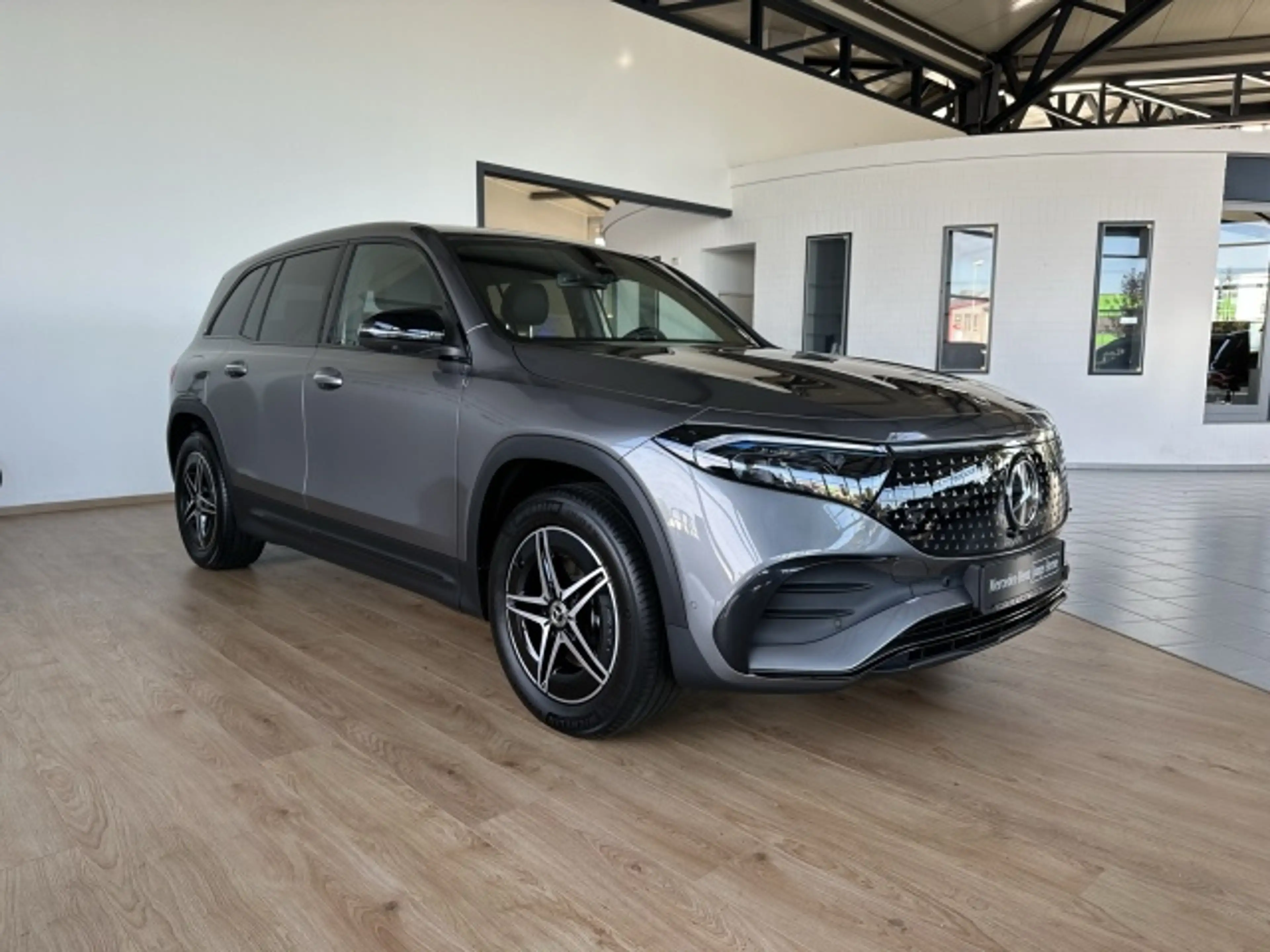 Mercedes-Benz EQB 250 EQB 250+ AMG DISTRONIC+360°KAMERA+HANDS-FREE LED — photo 2