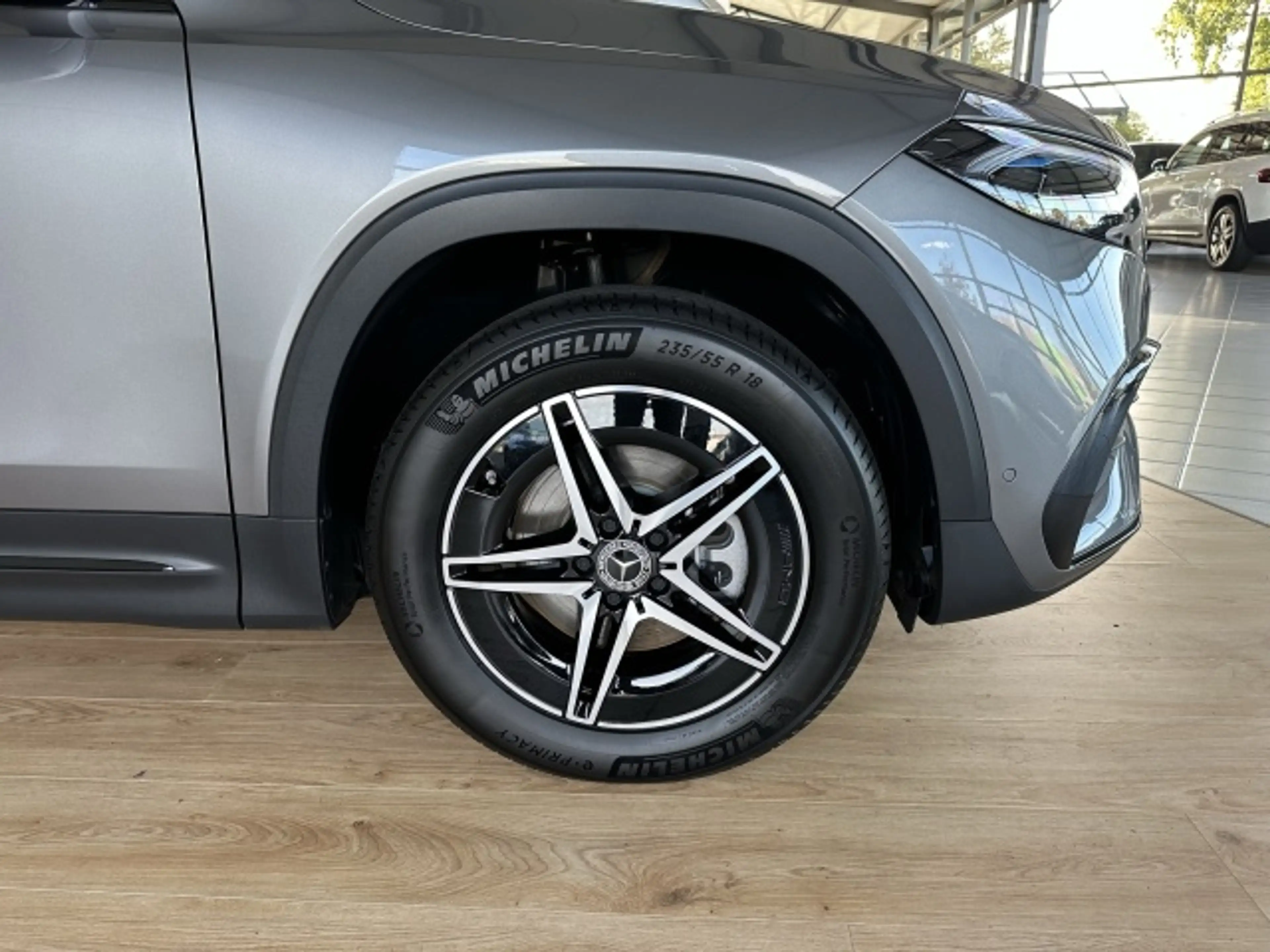 Mercedes-Benz EQB 250 EQB 250+ AMG DISTRONIC+360°KAMERA+HANDS-FREE LED — photo 6