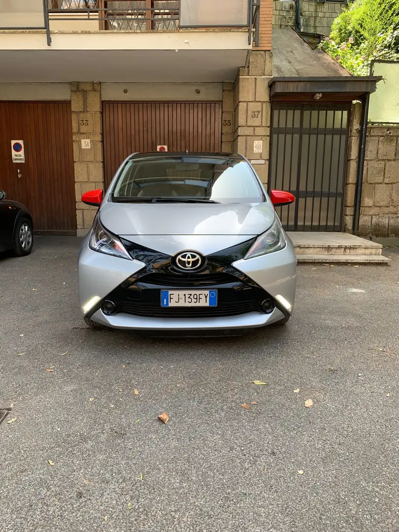 Toyota Aygo 5p 1.0 x-cite my15 Grigio - 1