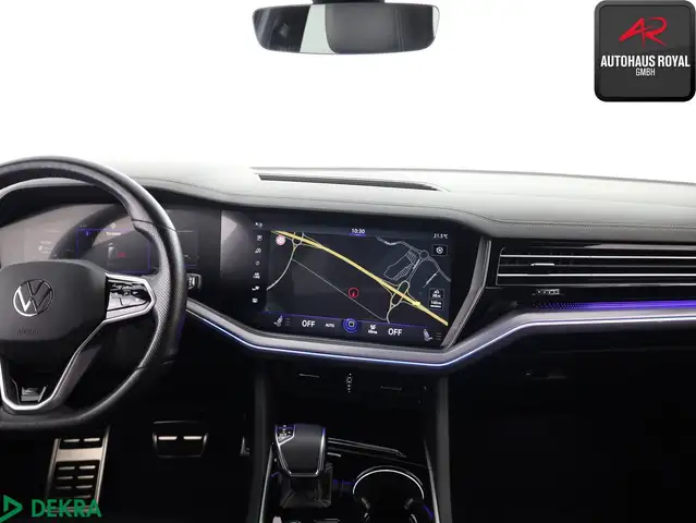 Volkswagen Touareg view 9