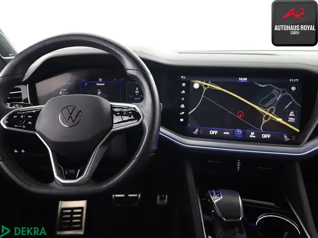 Volkswagen Touareg view 10