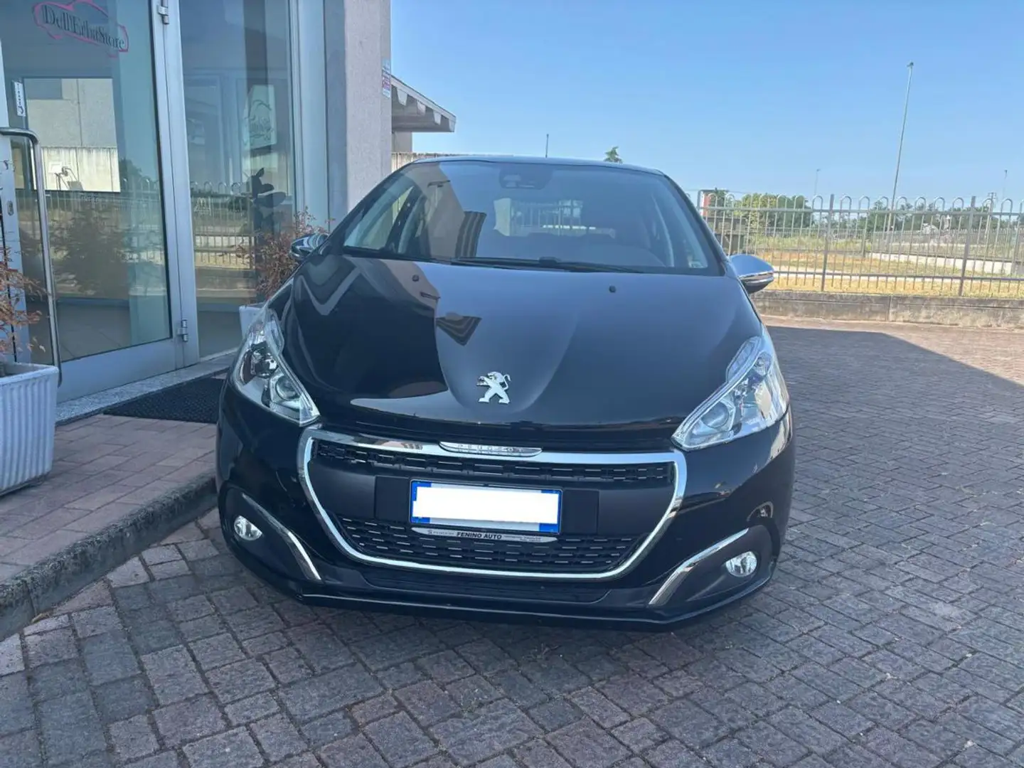 Peugeot 208 1° serie BlueHDi 100 S&S 5 porte Allure Nero - 2