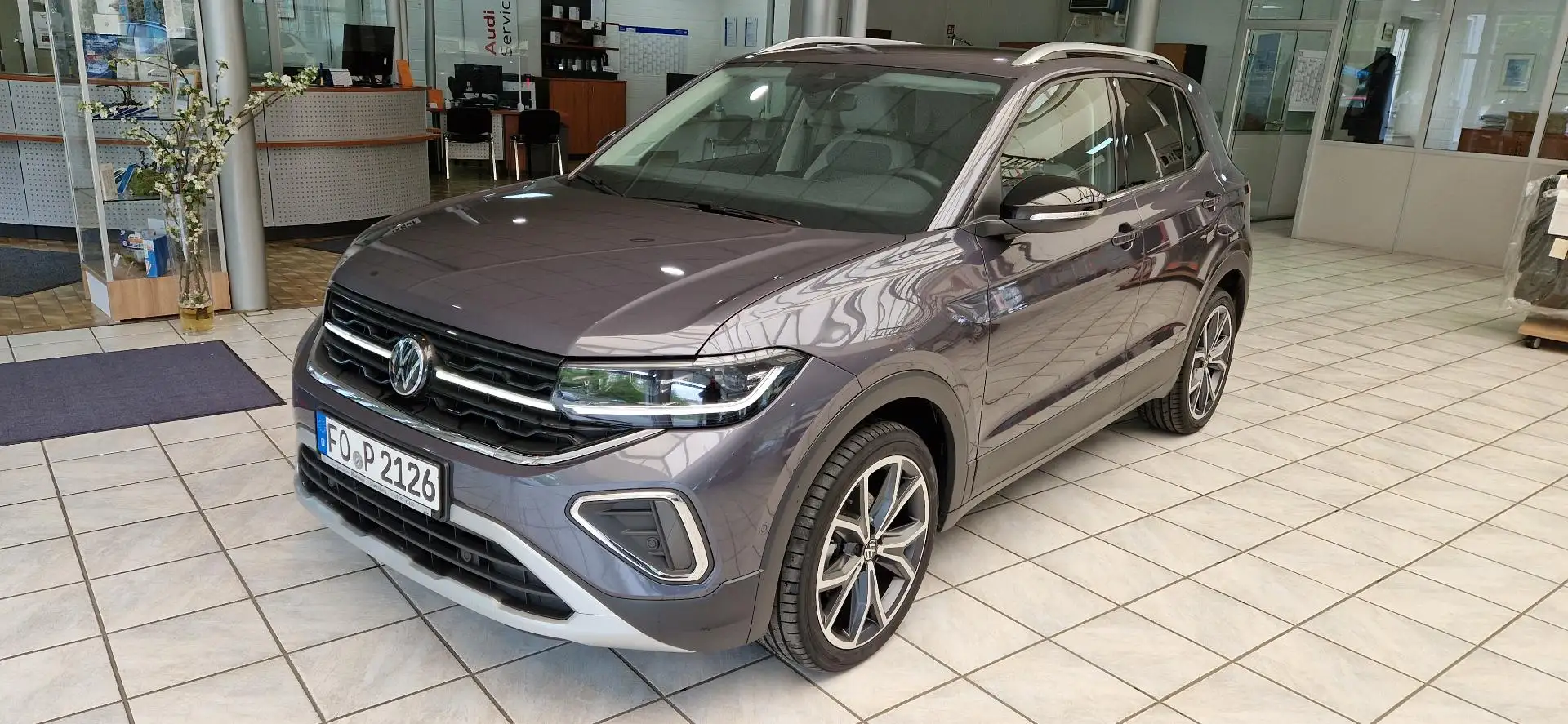 Volkswagen T-Cross Style 1,5TSI DSG Matrix ACC Navi Grau - 1