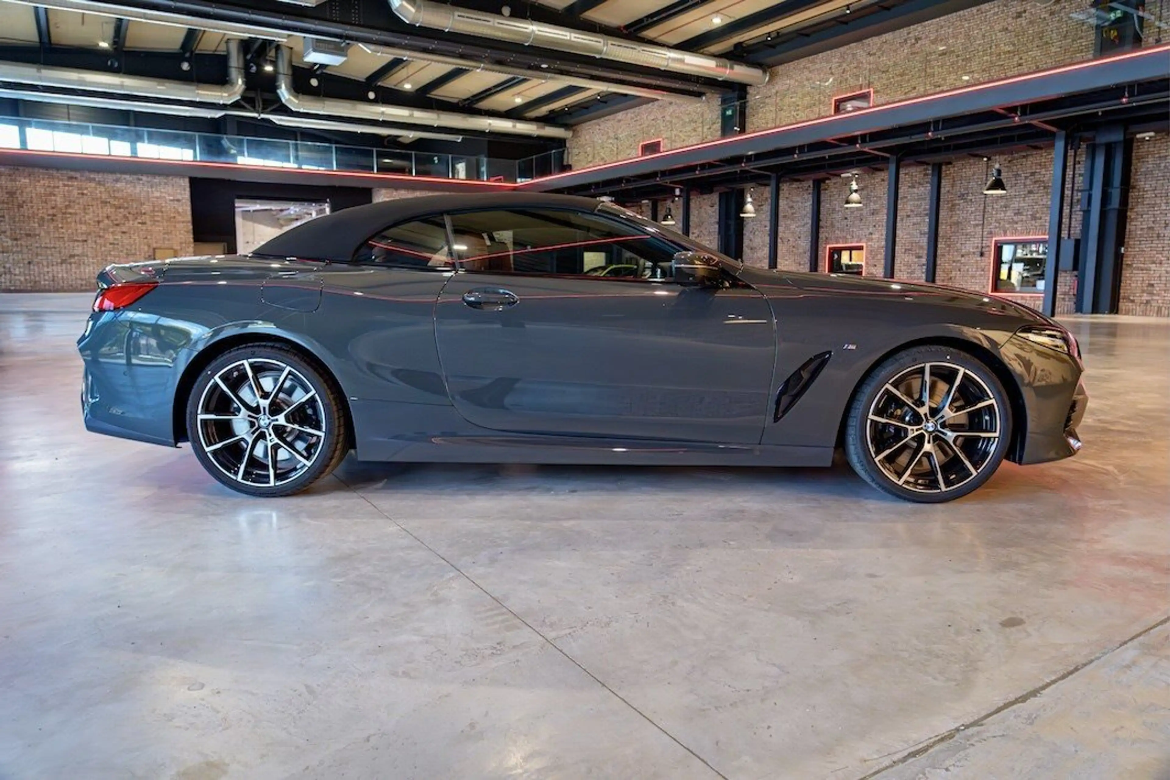 BMW 840 i xDrive Cabrio - B&W Laser Individual — photo 4