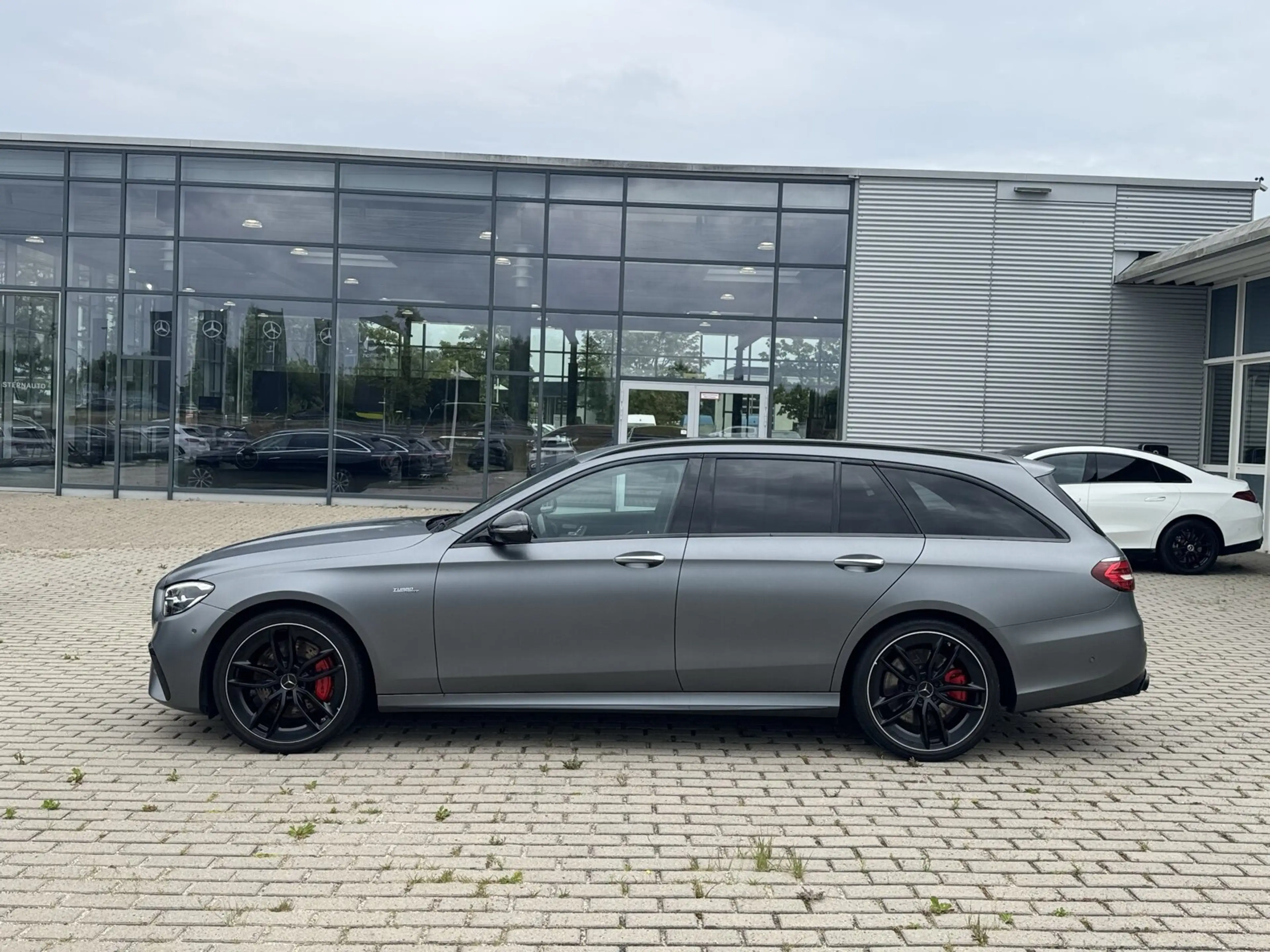 Mercedes-Benz E 53 AMG E 53 4M T Distr Standh 360 LED Dyn PLus Night Navi — photo 7