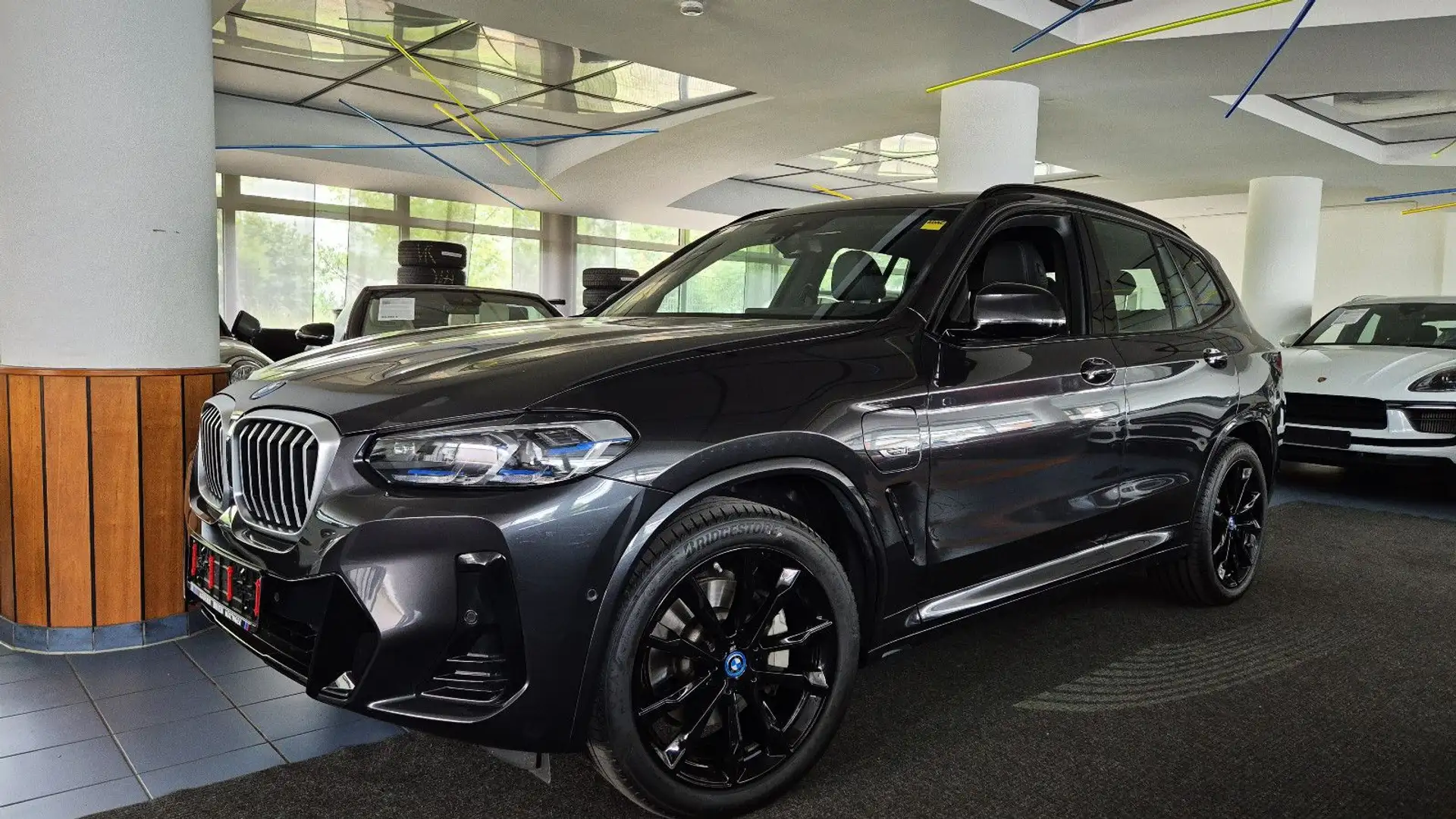 BMW X3 xDrive30e M Sport/20"/AHK/HUD/HiFi/Laser/Leder Grau - 1