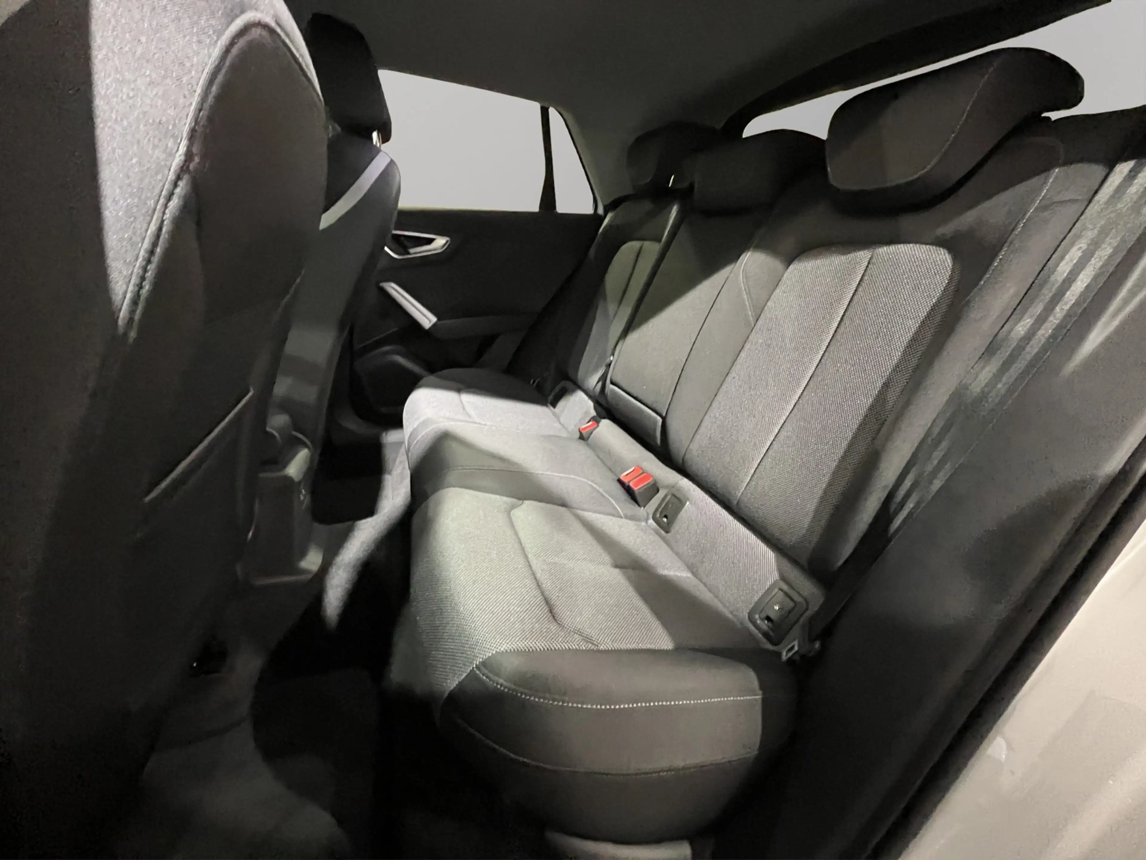 Audi Q2 2.0TDI quattro S Line AmbL MultiCam LED — photo 13