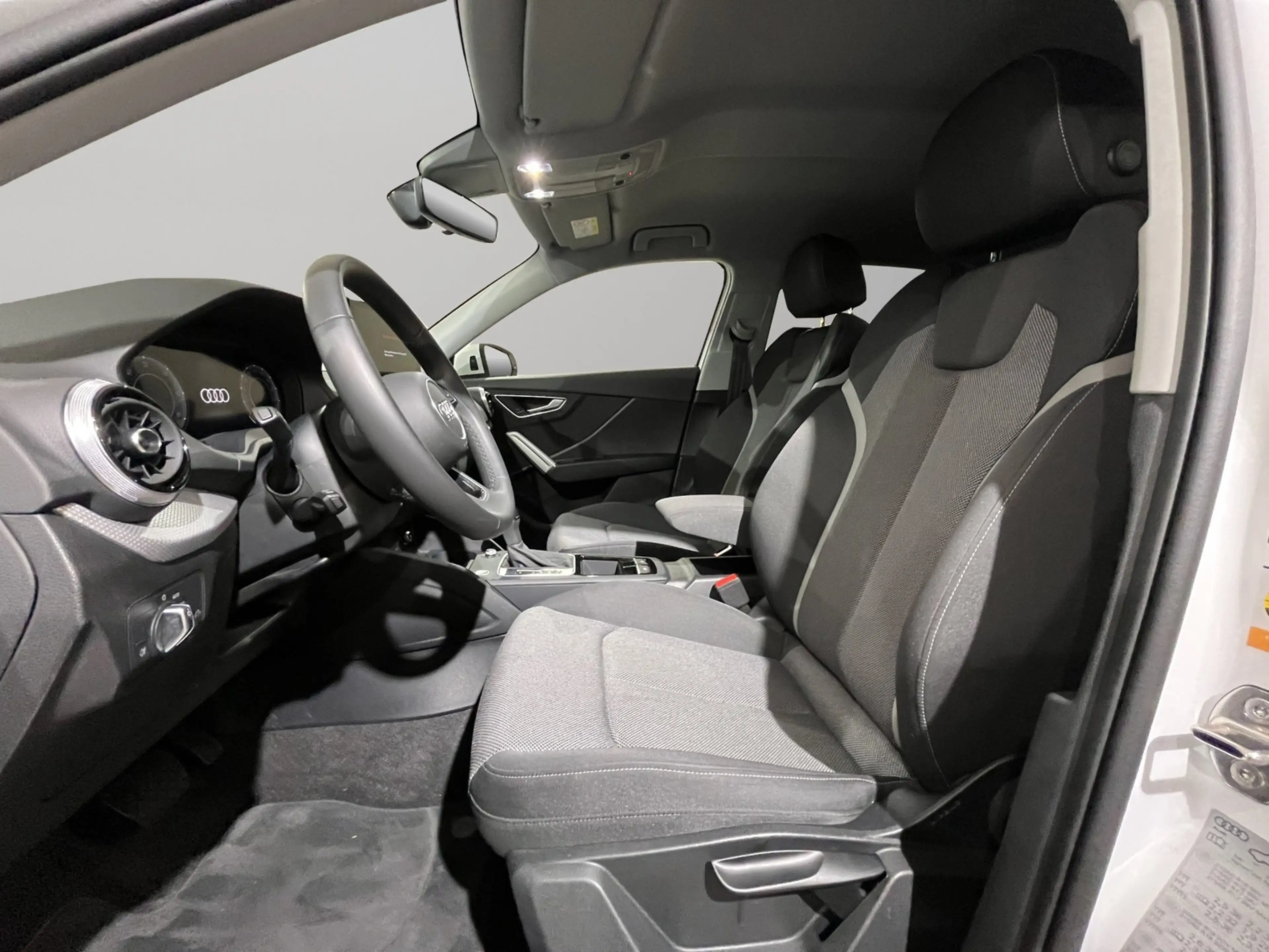 Audi Q2 2.0TDI quattro S Line AmbL MultiCam LED — photo 9