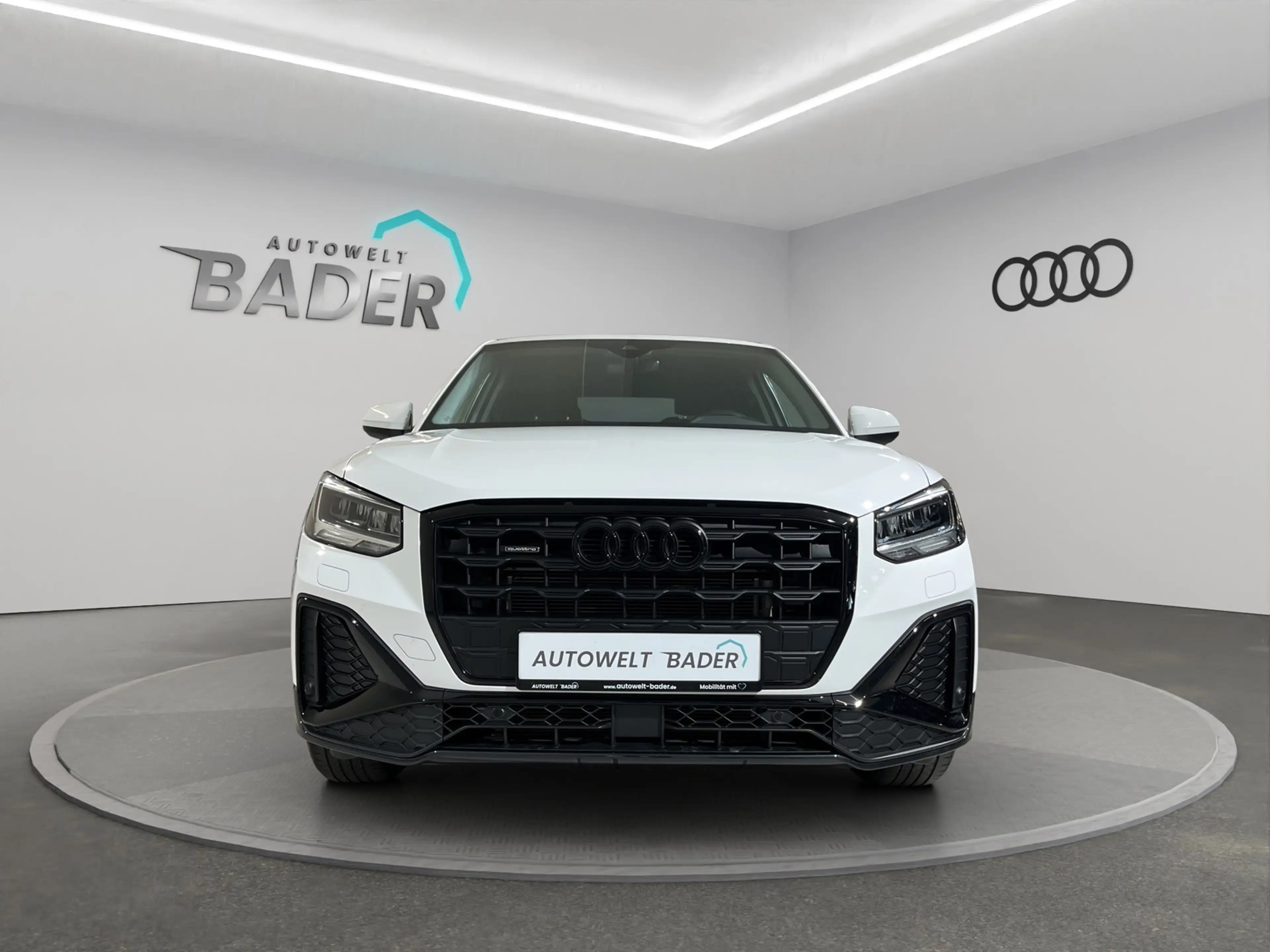 Audi Q2 2.0TDI quattro S Line AmbL MultiCam LED — photo 2