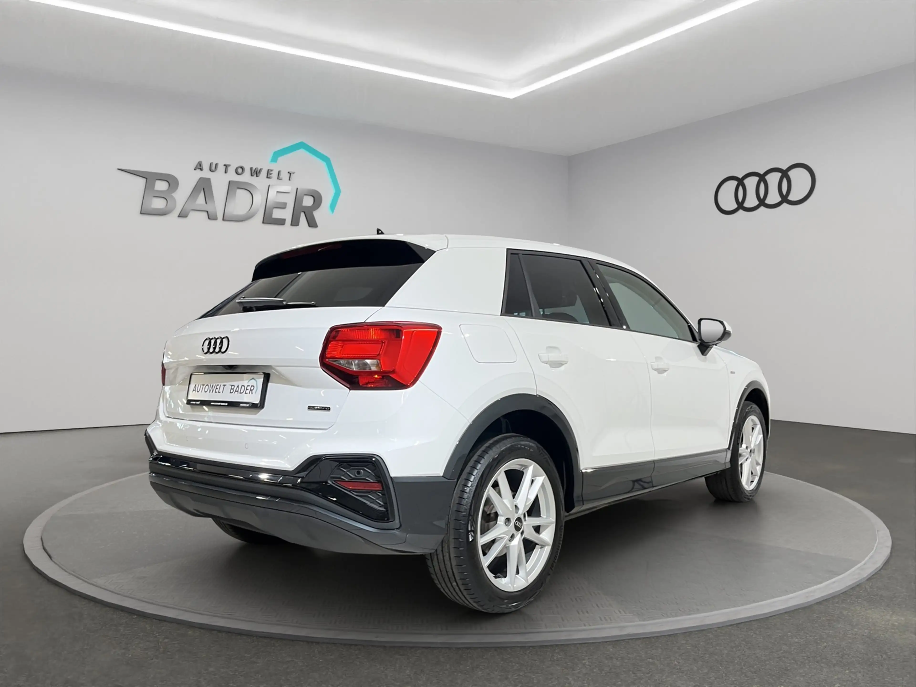 Audi Q2 2.0TDI quattro S Line AmbL MultiCam LED — photo 6