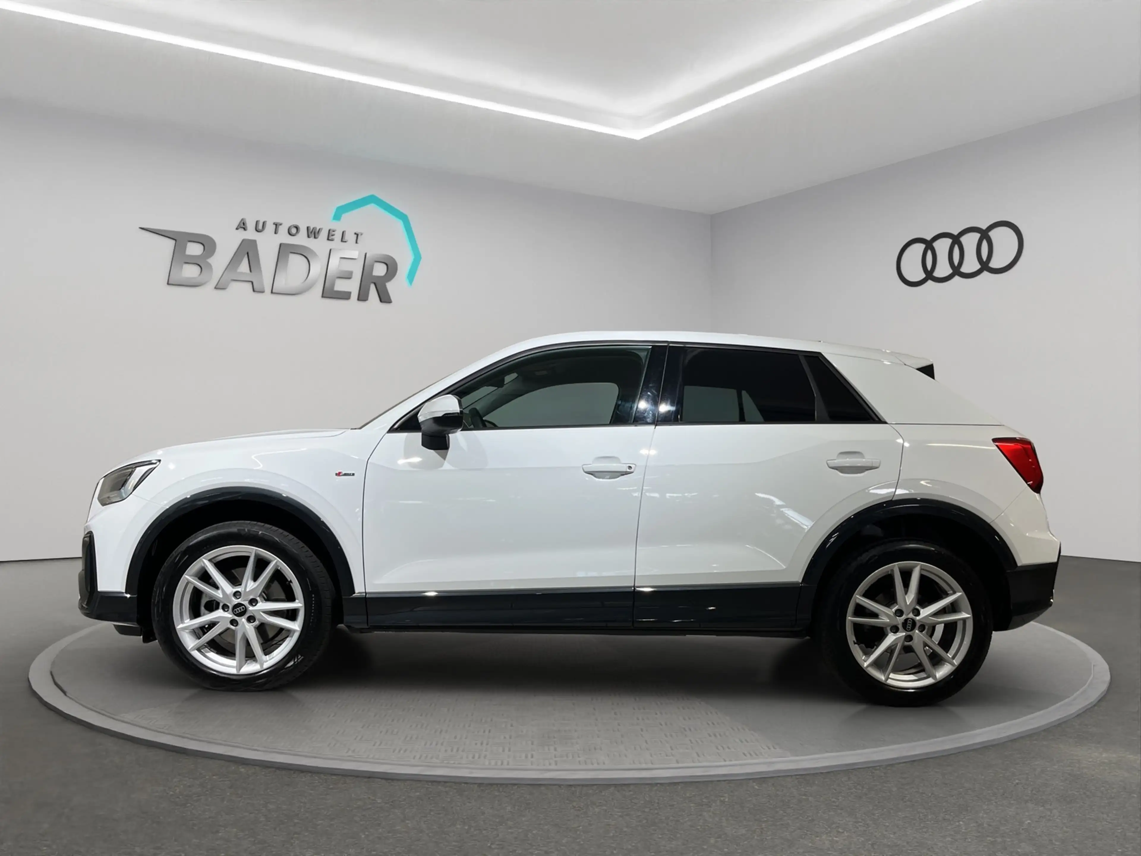 Audi Q2 2.0TDI quattro S Line AmbL MultiCam LED — photo 3