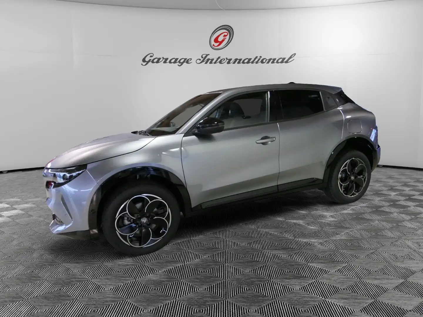 Alfa Romeo Junior Junior 1.2 145 CV Hybrid eDCT6 Q4 Gris - 1