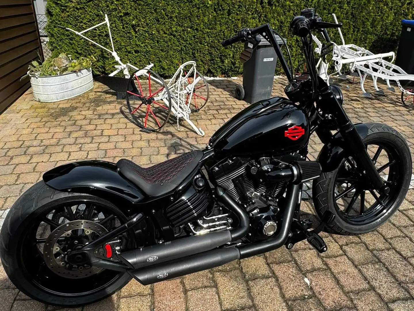 Harley-Davidson Rocker C FXCWC Zwart - 1