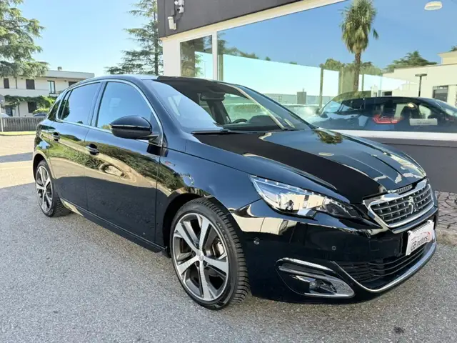 Peugeot 308 view 4