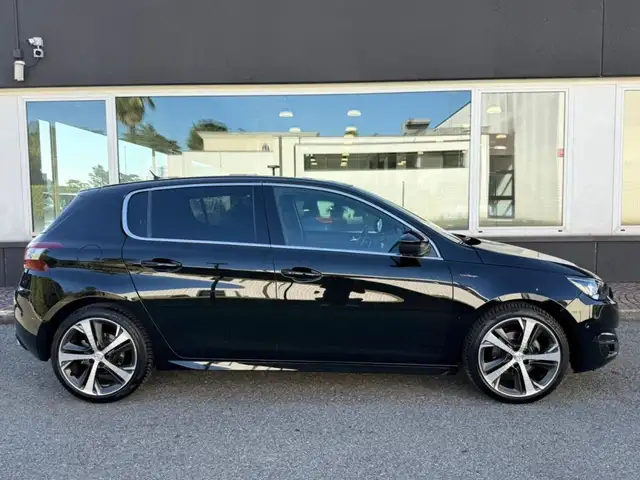 Peugeot 308 view 6