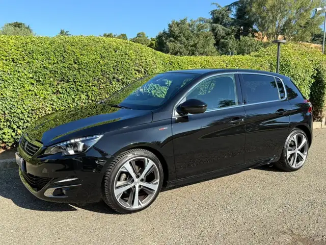 Peugeot 308 view 2