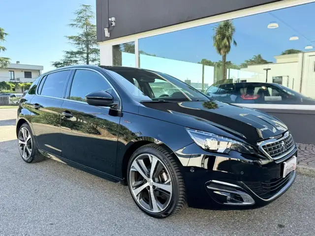 Peugeot 308 view 5