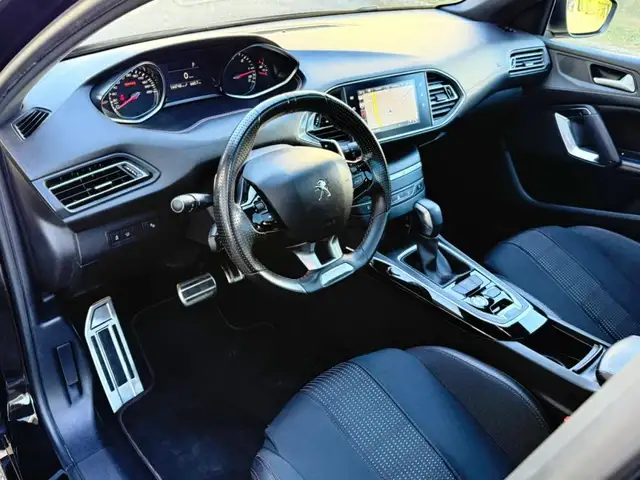 Peugeot 308 view 9