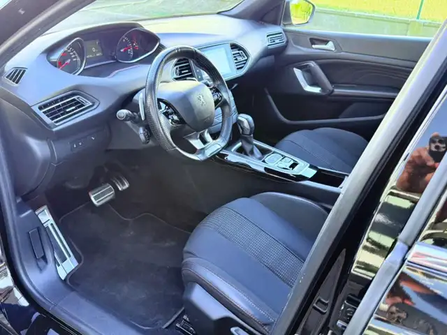 Peugeot 308 view 16