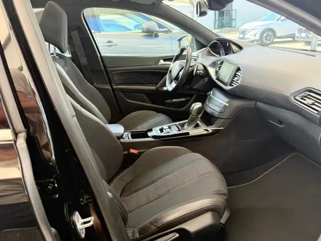 Peugeot 308 view 14