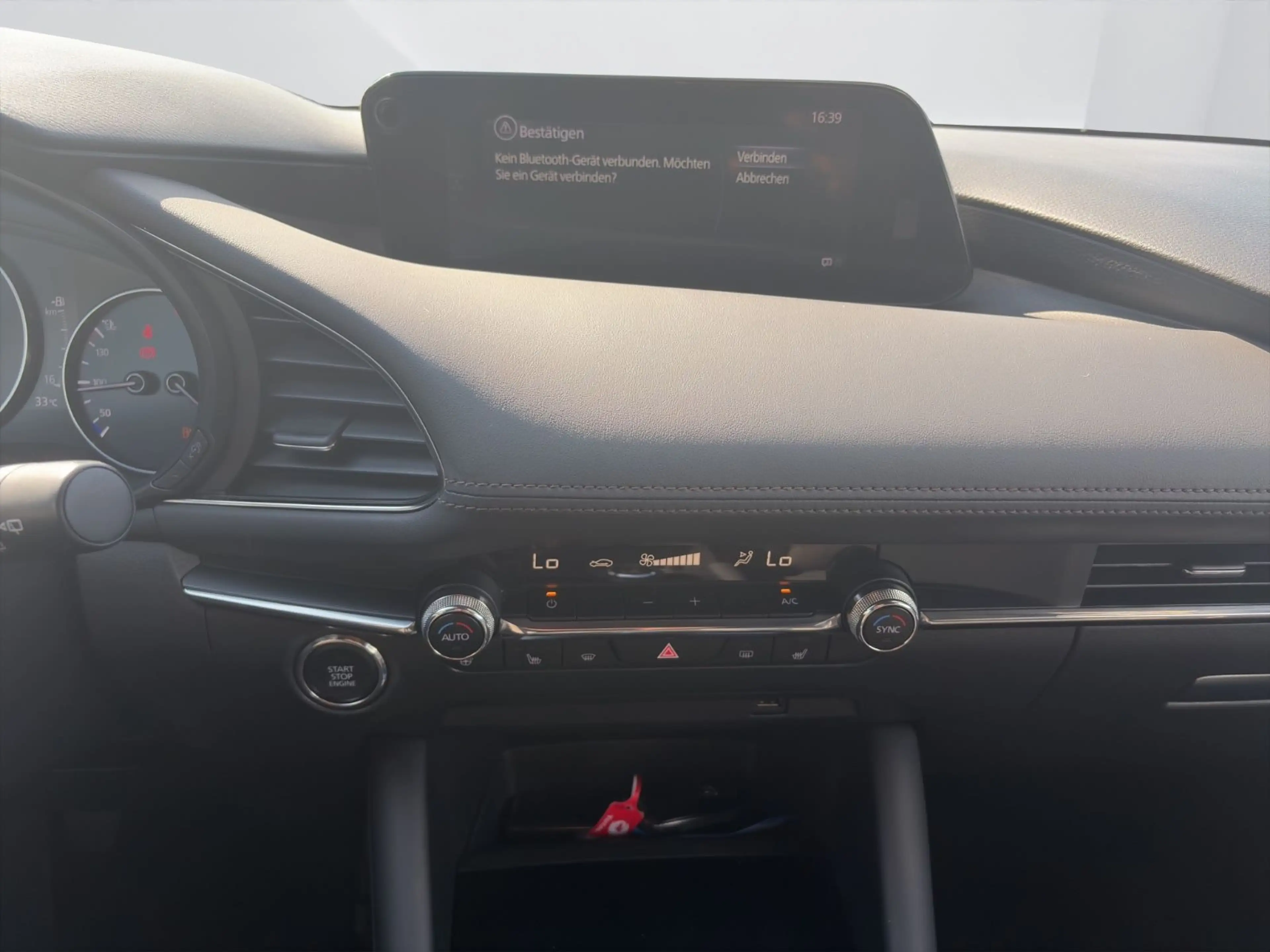 Mazda 3 Selection*I-Activesense*Design*tieferge.*Bose* — photo 15